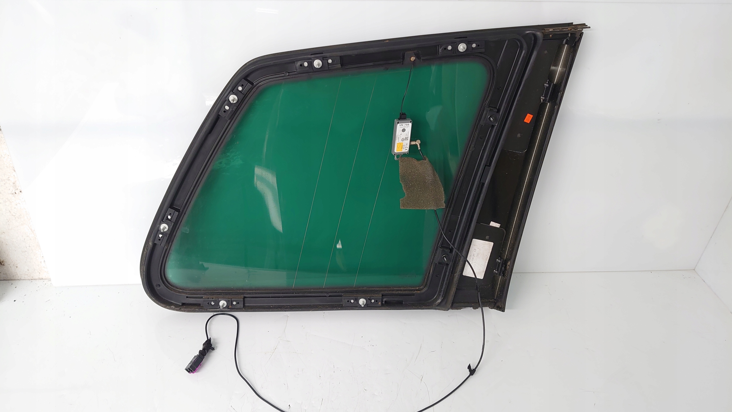 VW TOUAREG and 7L window rear left bodywork 43R001090