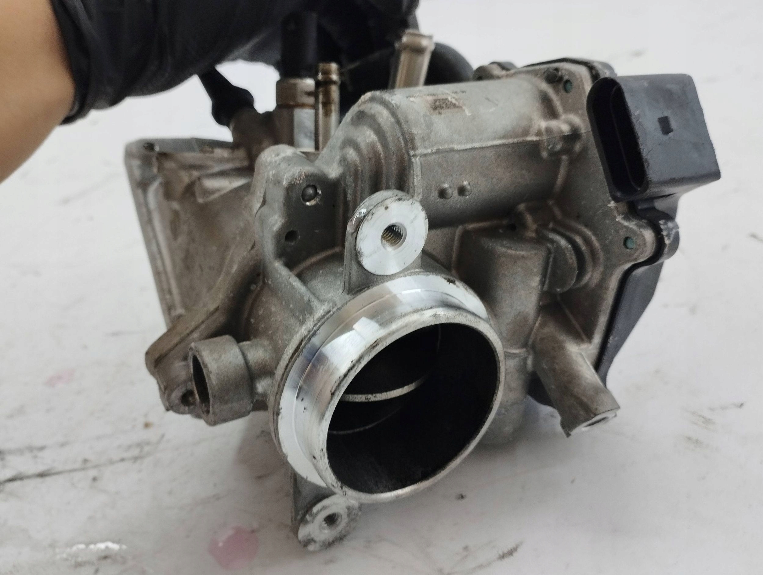 Audi Q5 SQ5 2020 клапан