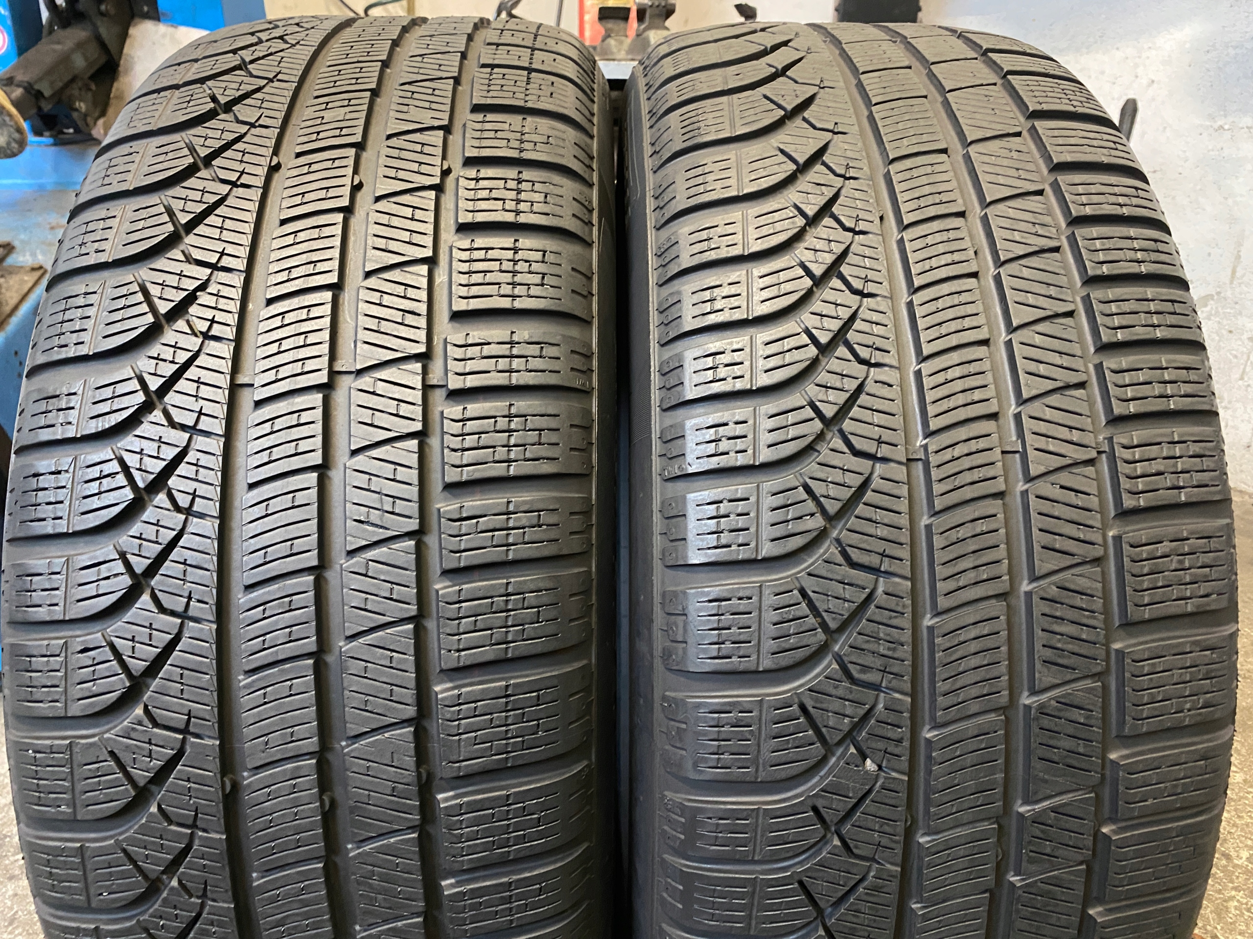 2 tyres winter 245/50R19 105H Pirelli P Zero Winter 2023r