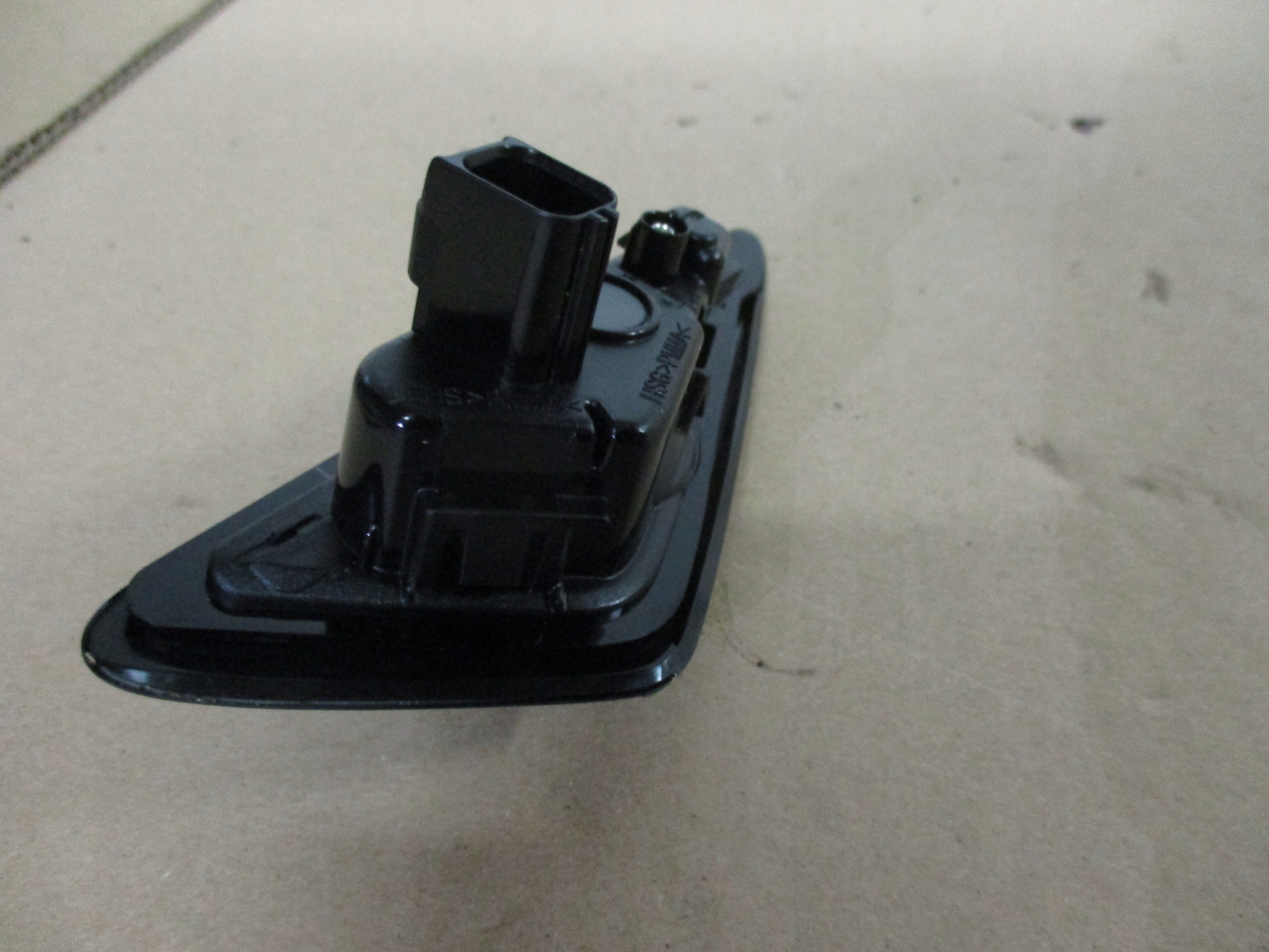 indicator z kamera Tesla Model 3 right 1495865-20D
