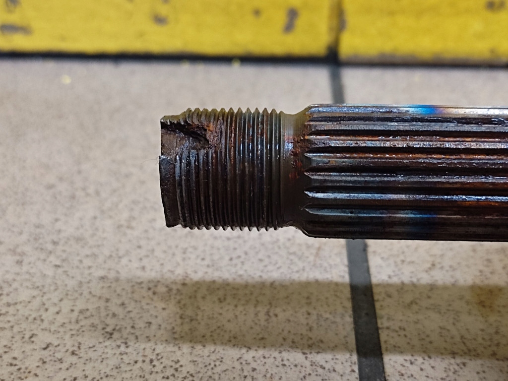 HONDA CRV and 2.0 semi-axis drive left rear part