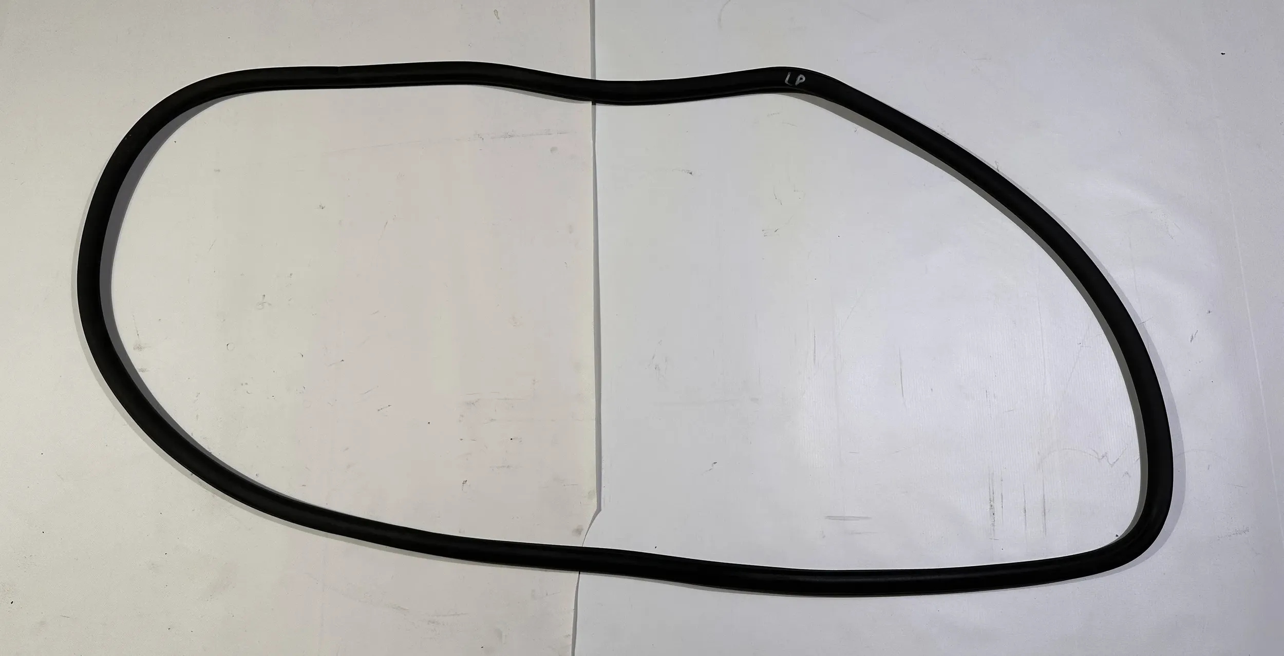 gasket uszczelki door left front front Chrysler Pacifica 2016 - 2024