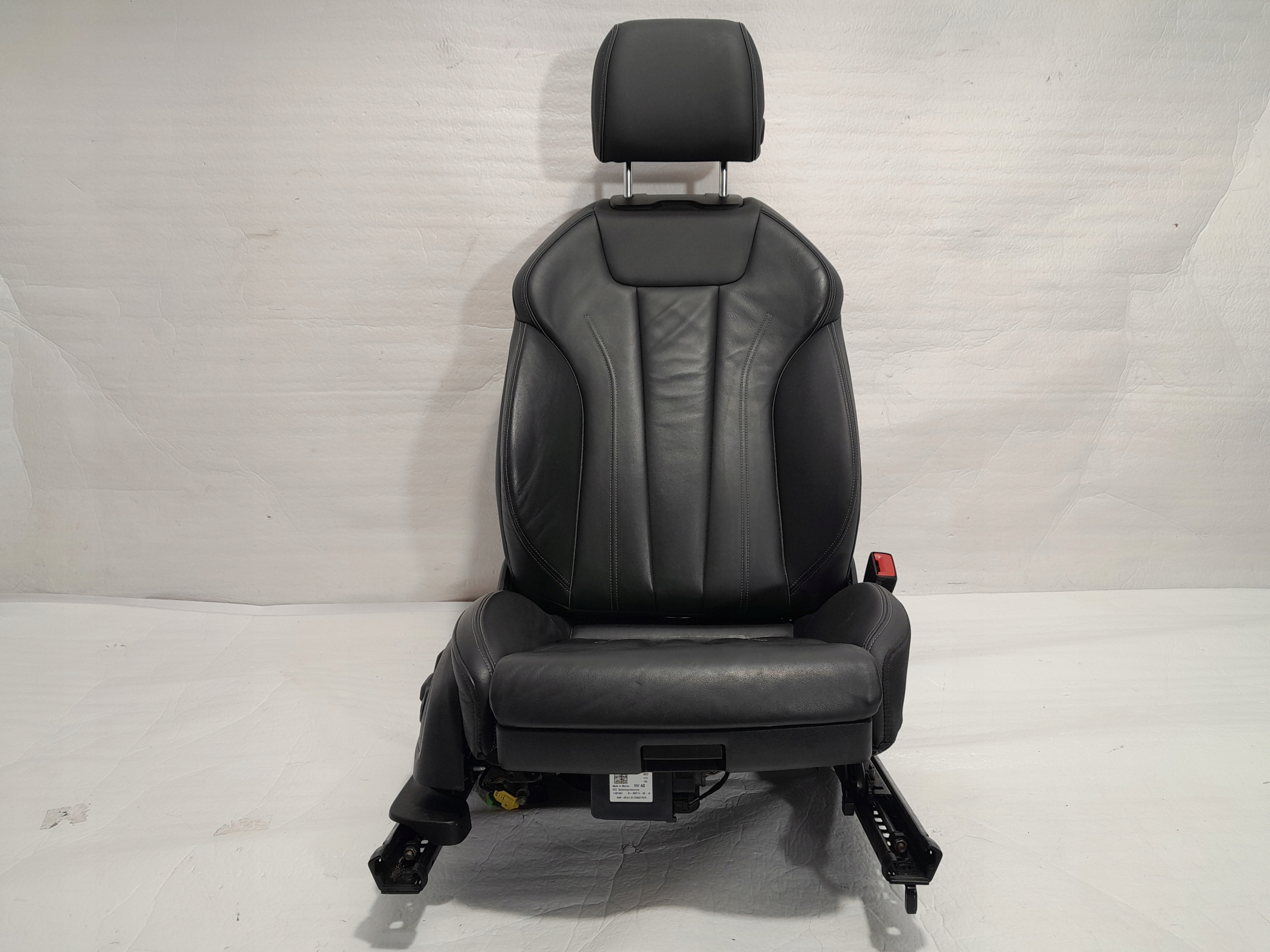 AUDI A4 B9 LIFT seat right front leather PODGRZEWANY 4M0959339