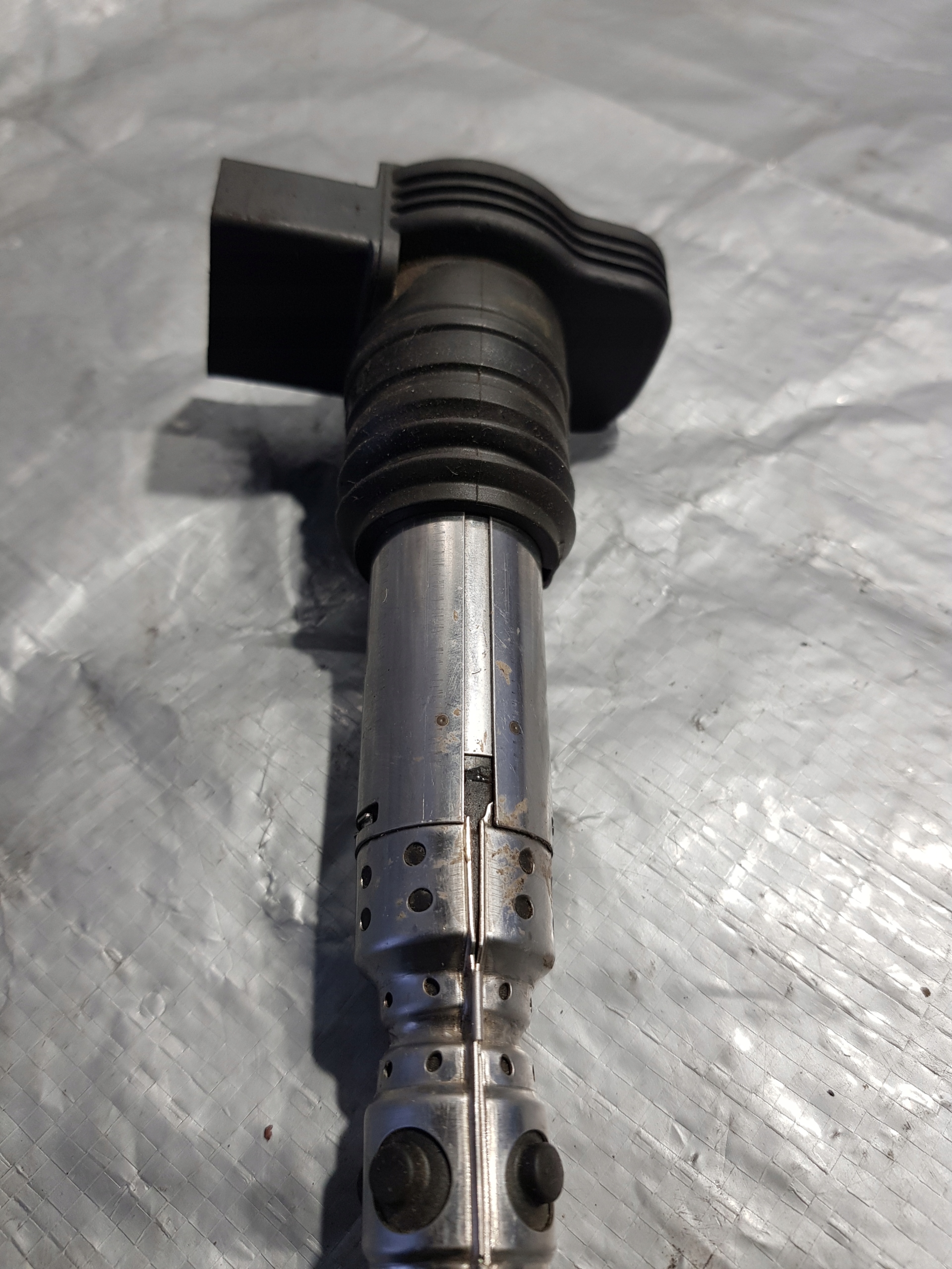 AUDI A4B6 2.0 coil ignition black 06A905115D