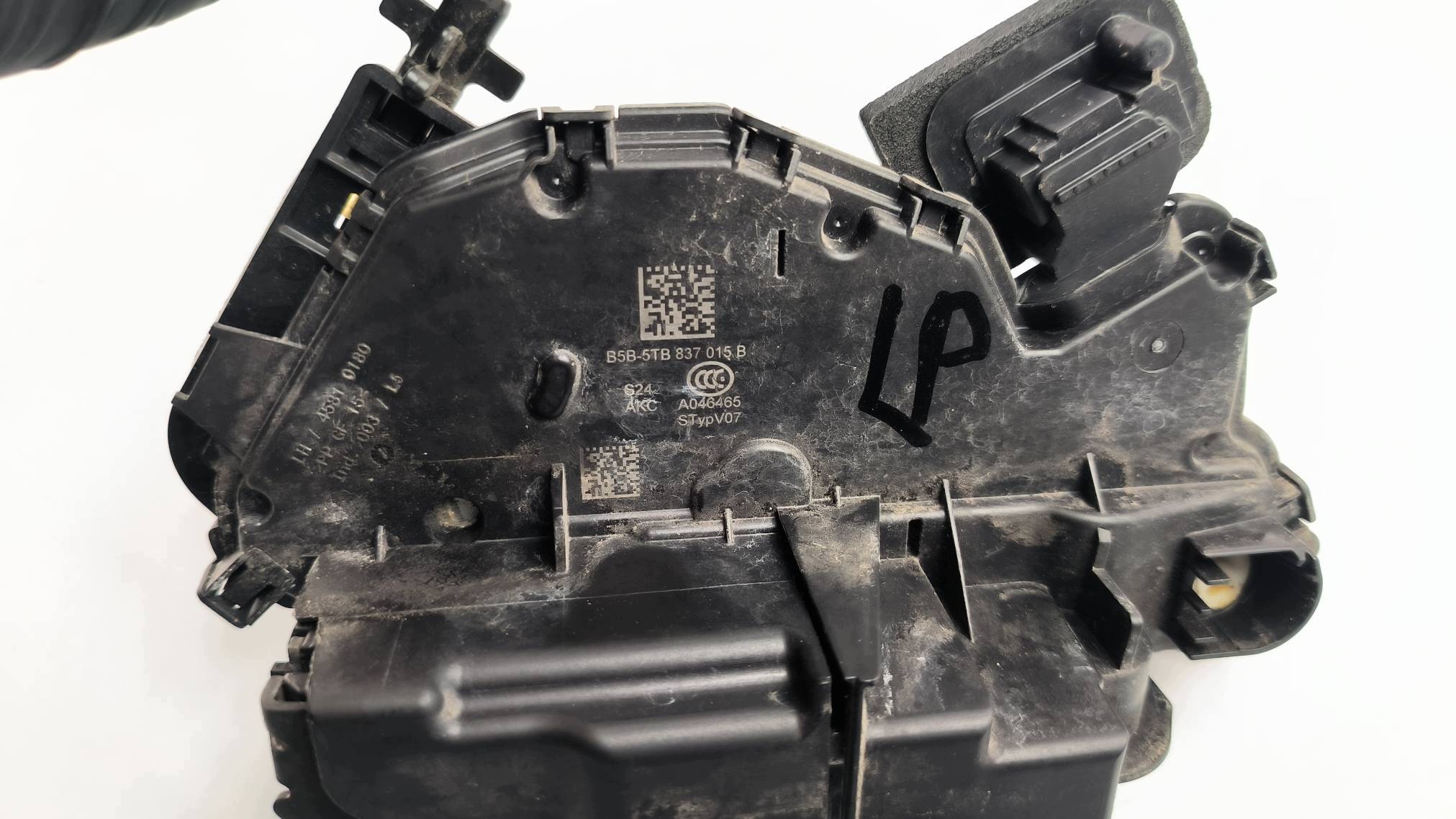 lock door left front EU 5TB837015B VOLKSWAGEN GOLF VII LIFT