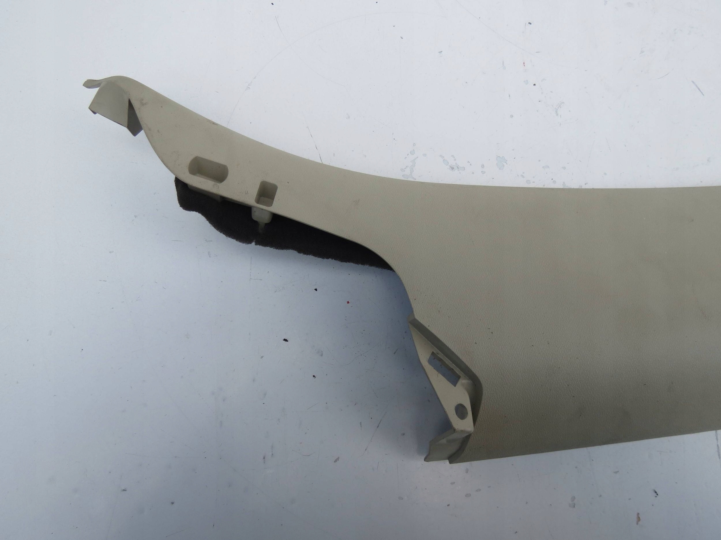 cover side SLUPKA right rear part C VOLVO V70 III 2.0