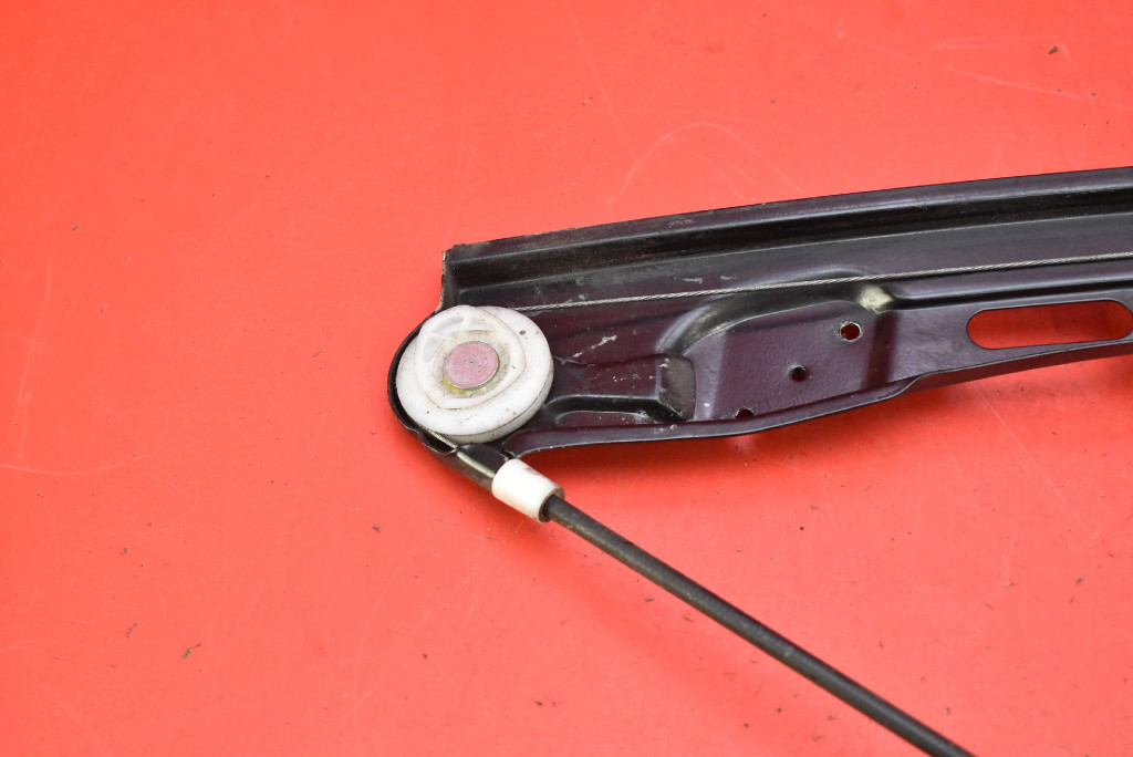 window regulator right front EU A2117200246 MERCEDES E-KLASA W211 sedan 06