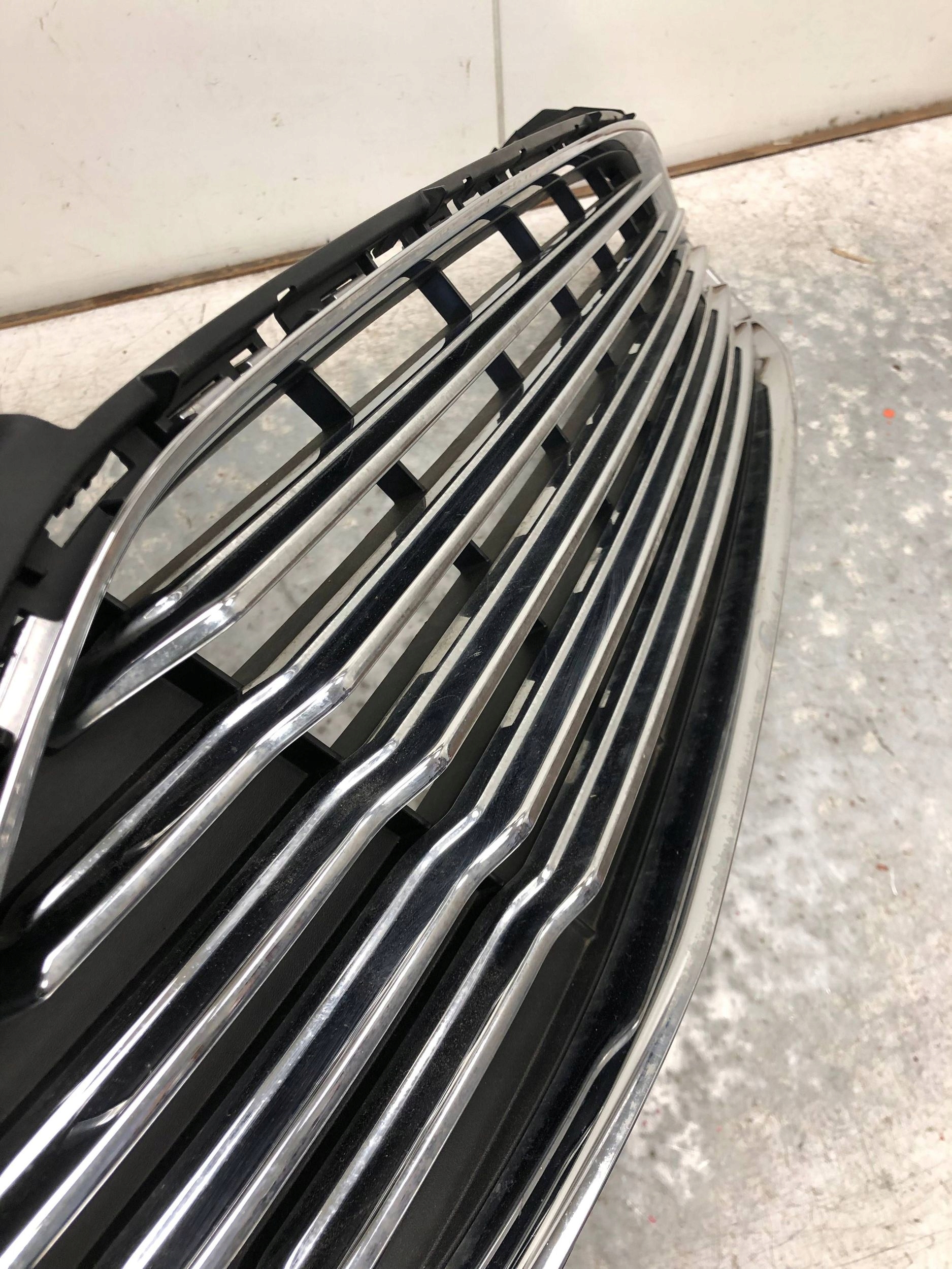 Grill Grill FORD MONDEO MK5 DS73-8150-JW