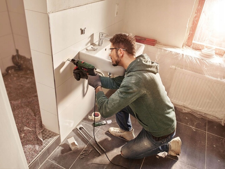 WIERTARKA UDAROWA BOSCH EASYIMPACT 600W 230V UDAR WALIZKA Z UCHWYTEM Typ uchwytu samozaciskowy