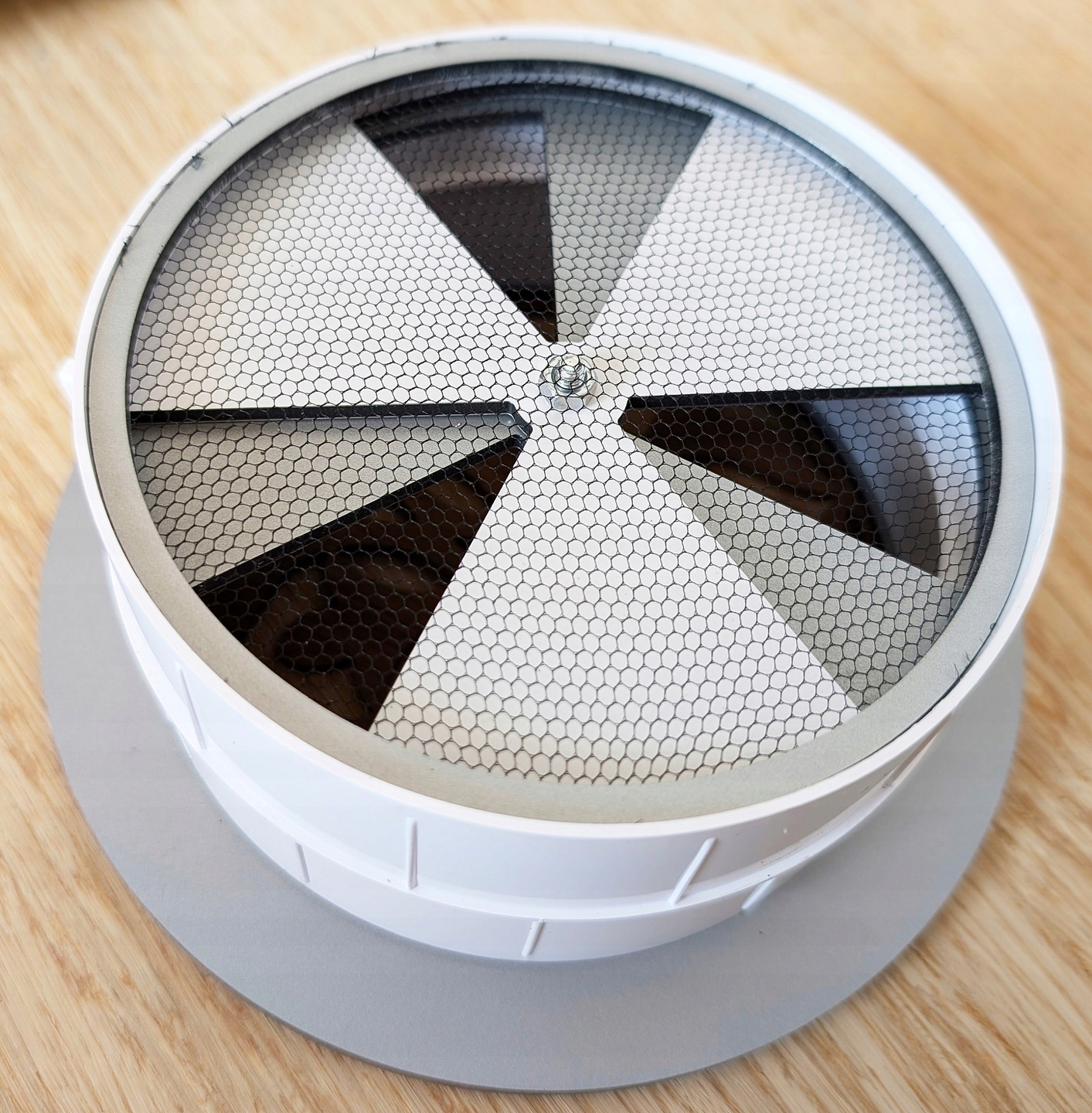 Siatka na owady do anemostatu