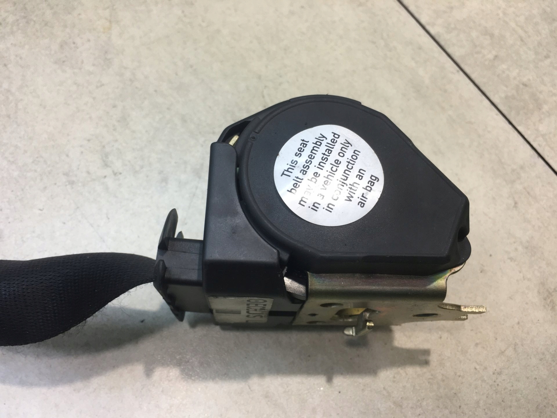 tension belt safety left front E46 FL 8207955