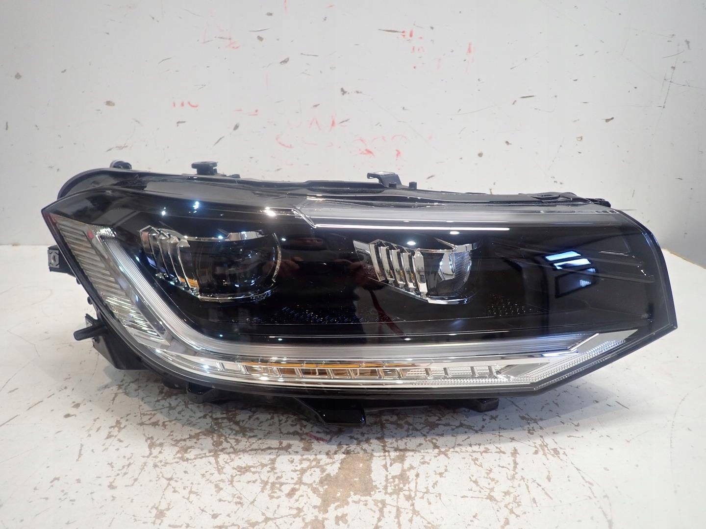 light front front right VW T-CROSS FULL LED 17