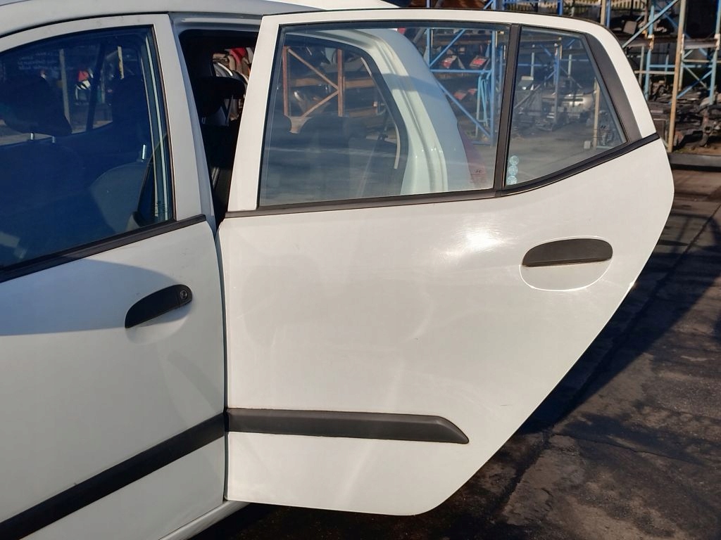Hyundai i10 and door left rear part rear. PGU