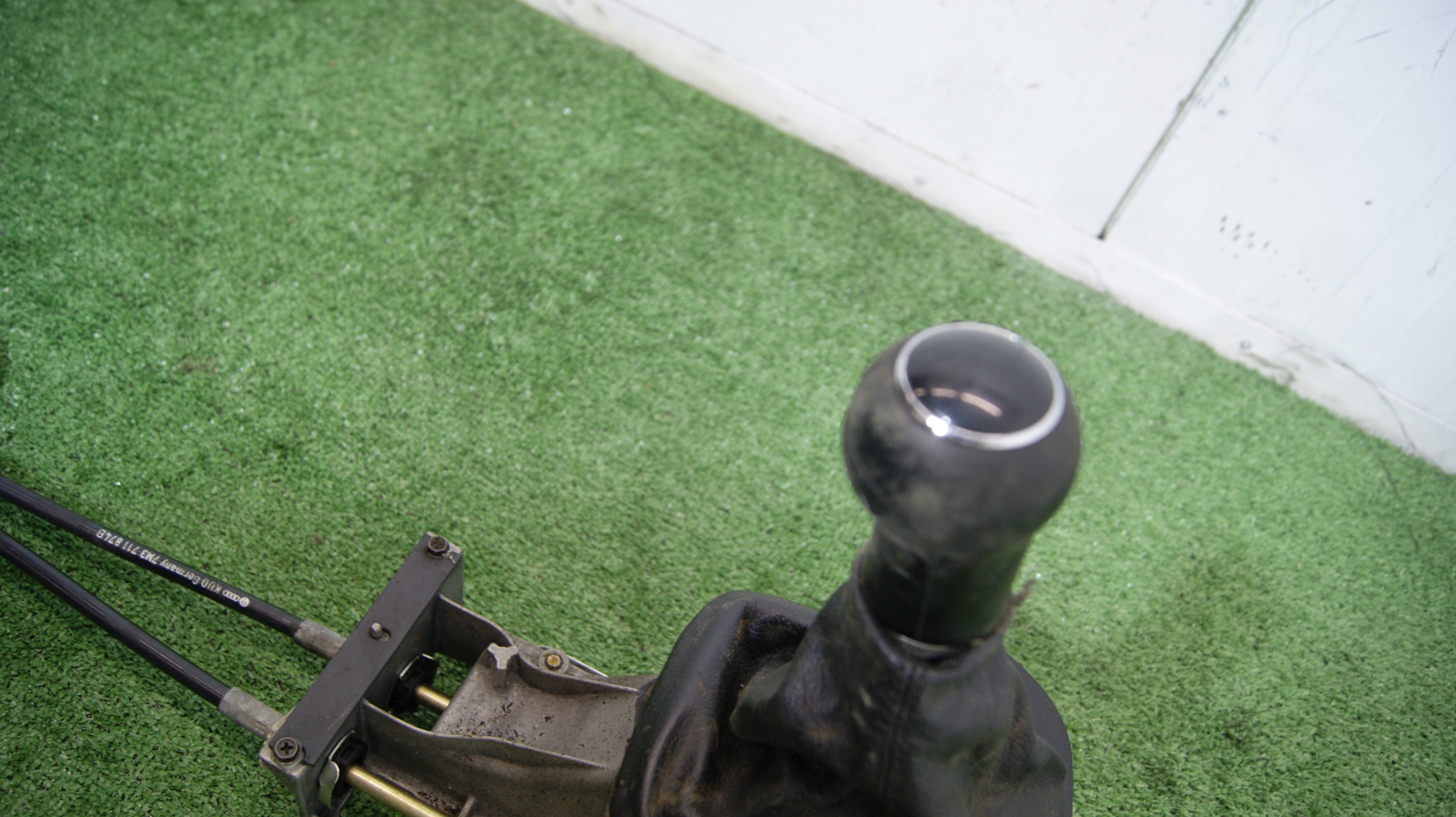 trim changes of the gear SEAT ALHAMBRA 7M3711049C