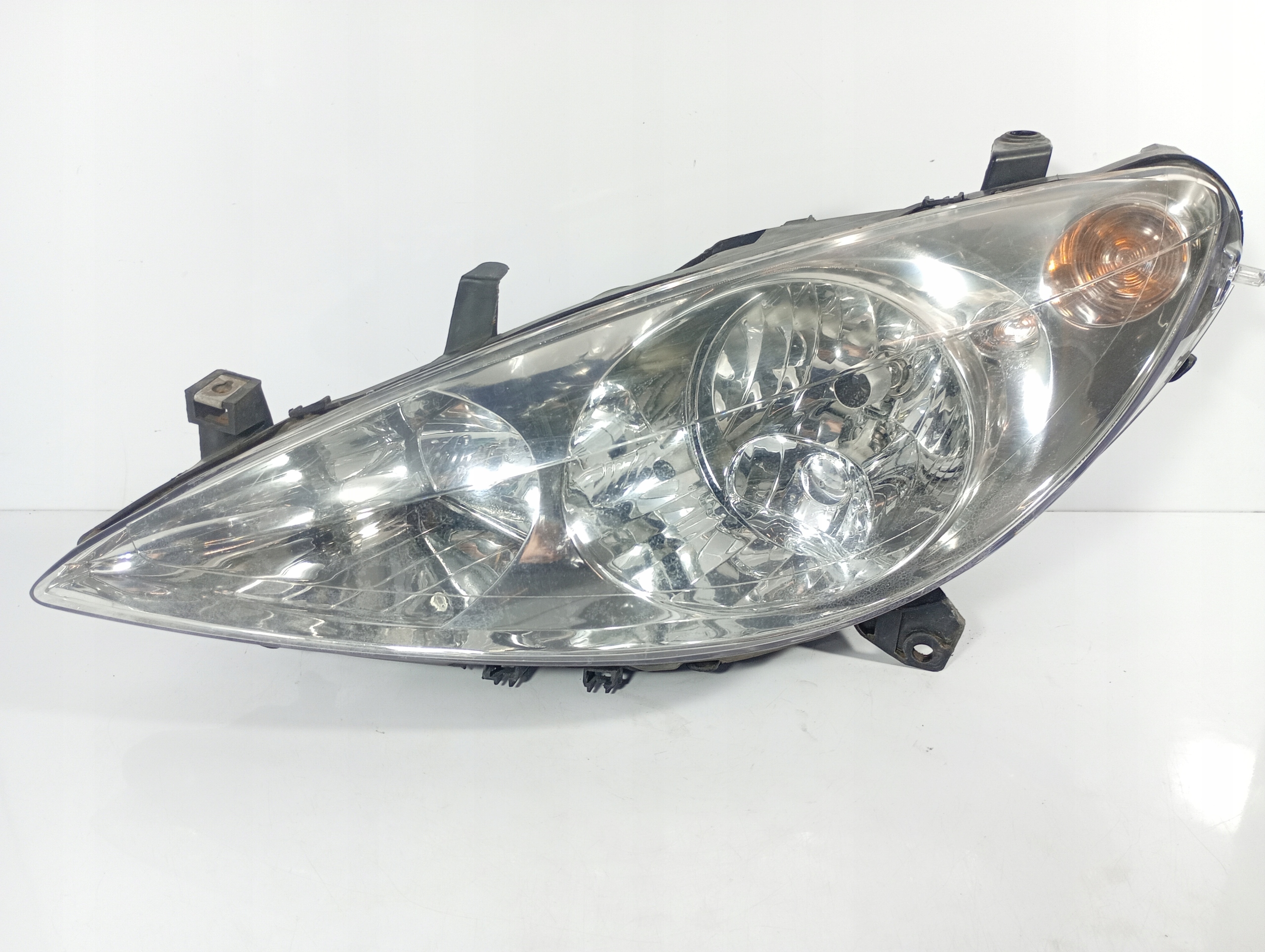 Peugeot 206 SW 99-09 REFLEKTOR light left front front TYC OE 20A166