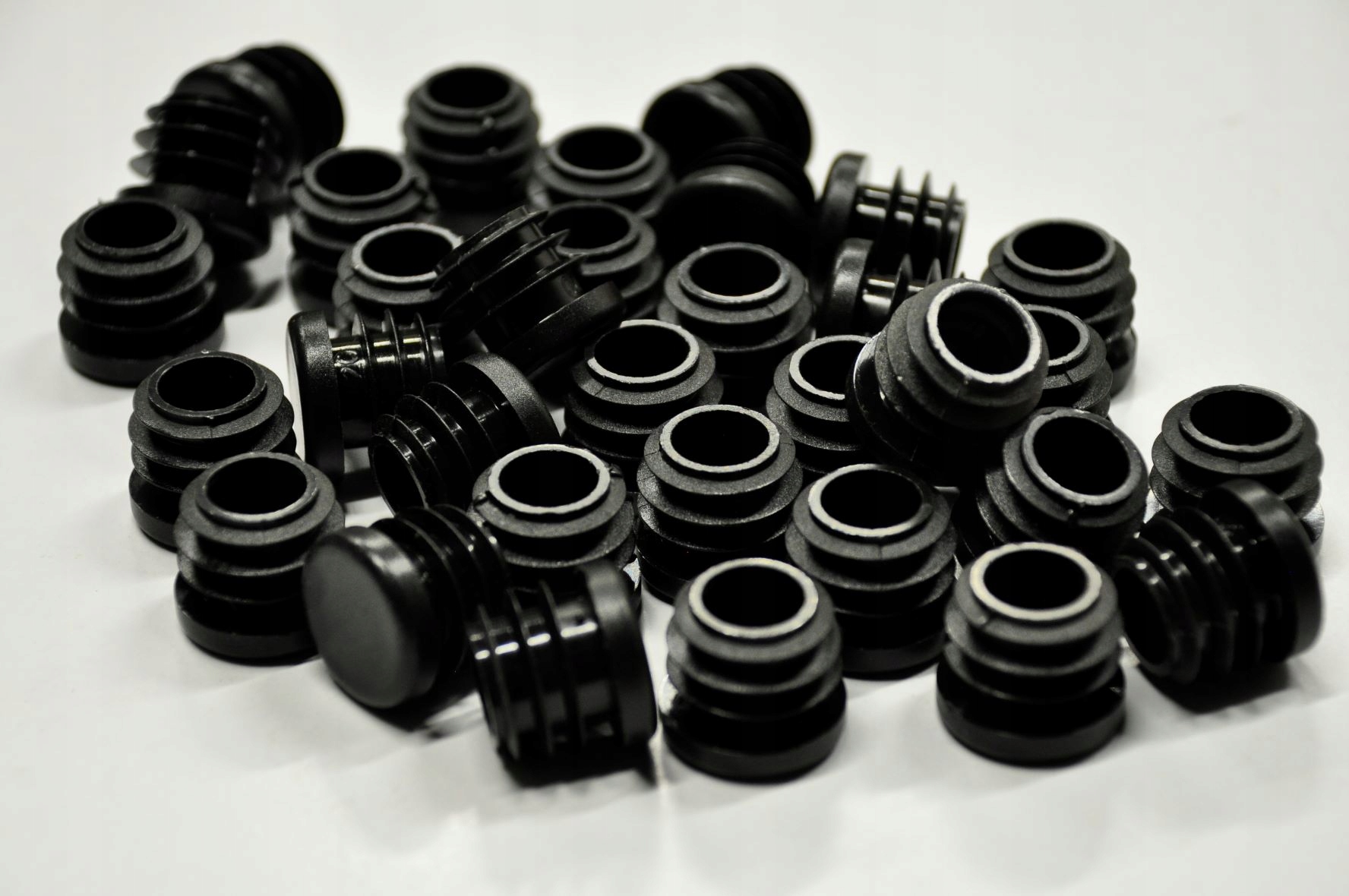 WYTRZYMAŁA POLSKA STOPKA ZAŚLEPKA KOREK NOGI 15mm Długość 1.5 cm