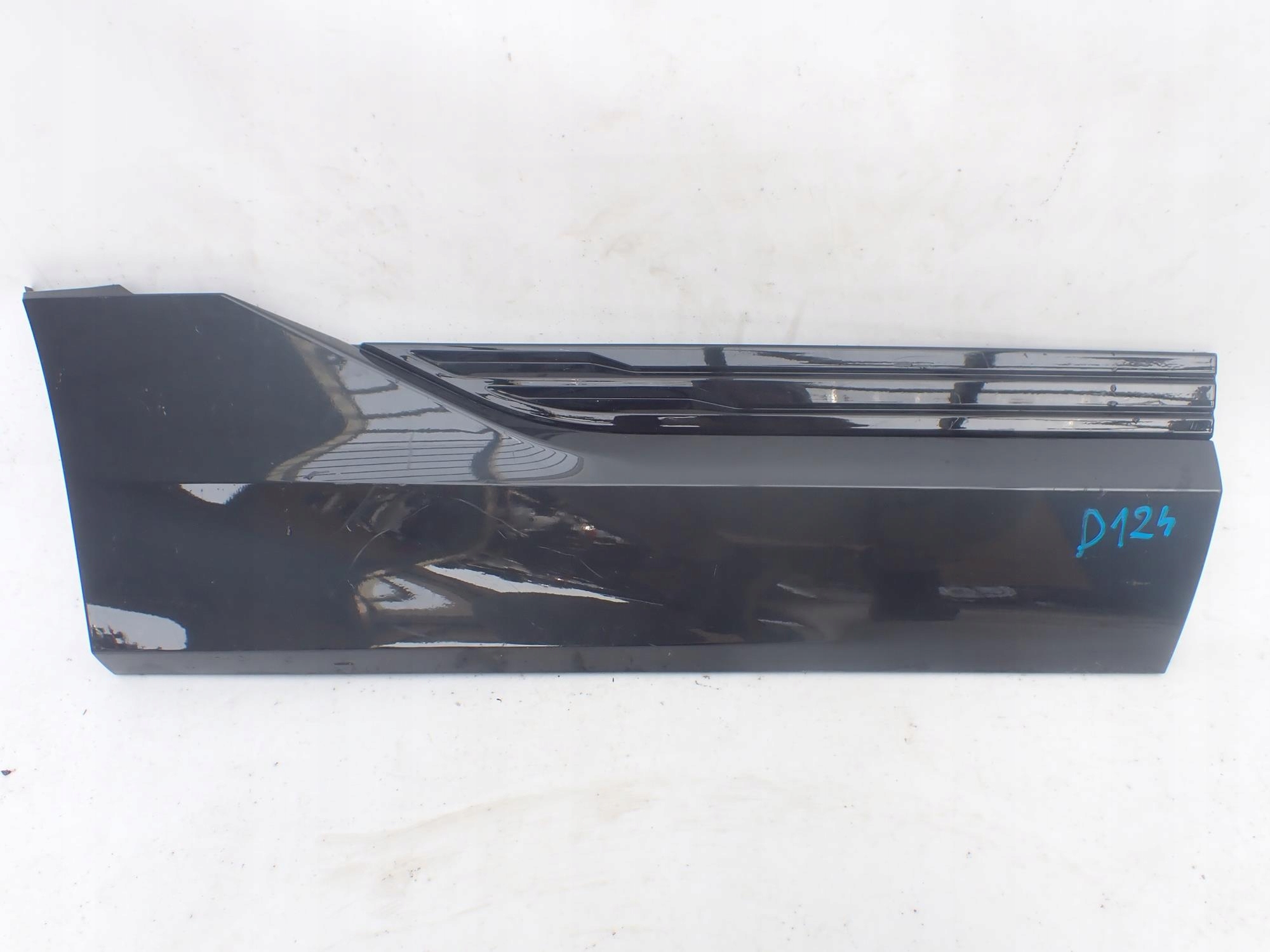 AUDI Q8 E-TRON 18-> cap moulding door right rear part