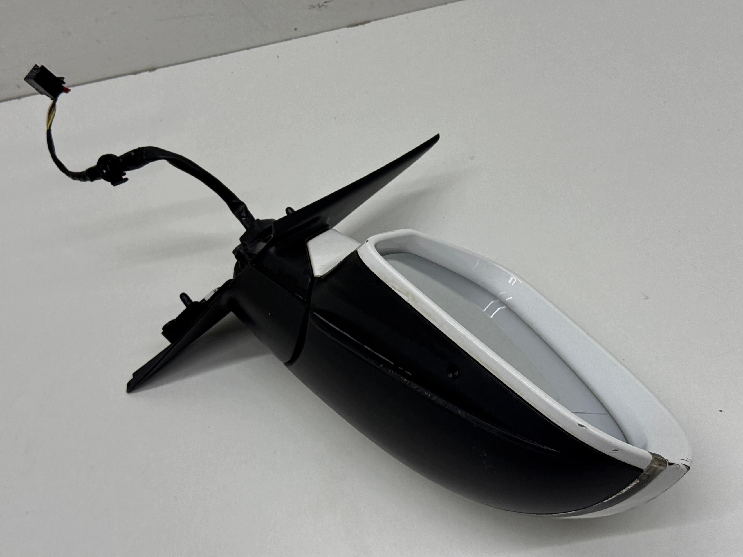 AUDI A6 C7 mirror zewetrzne right 6 PIN colour: LY9T BIALE