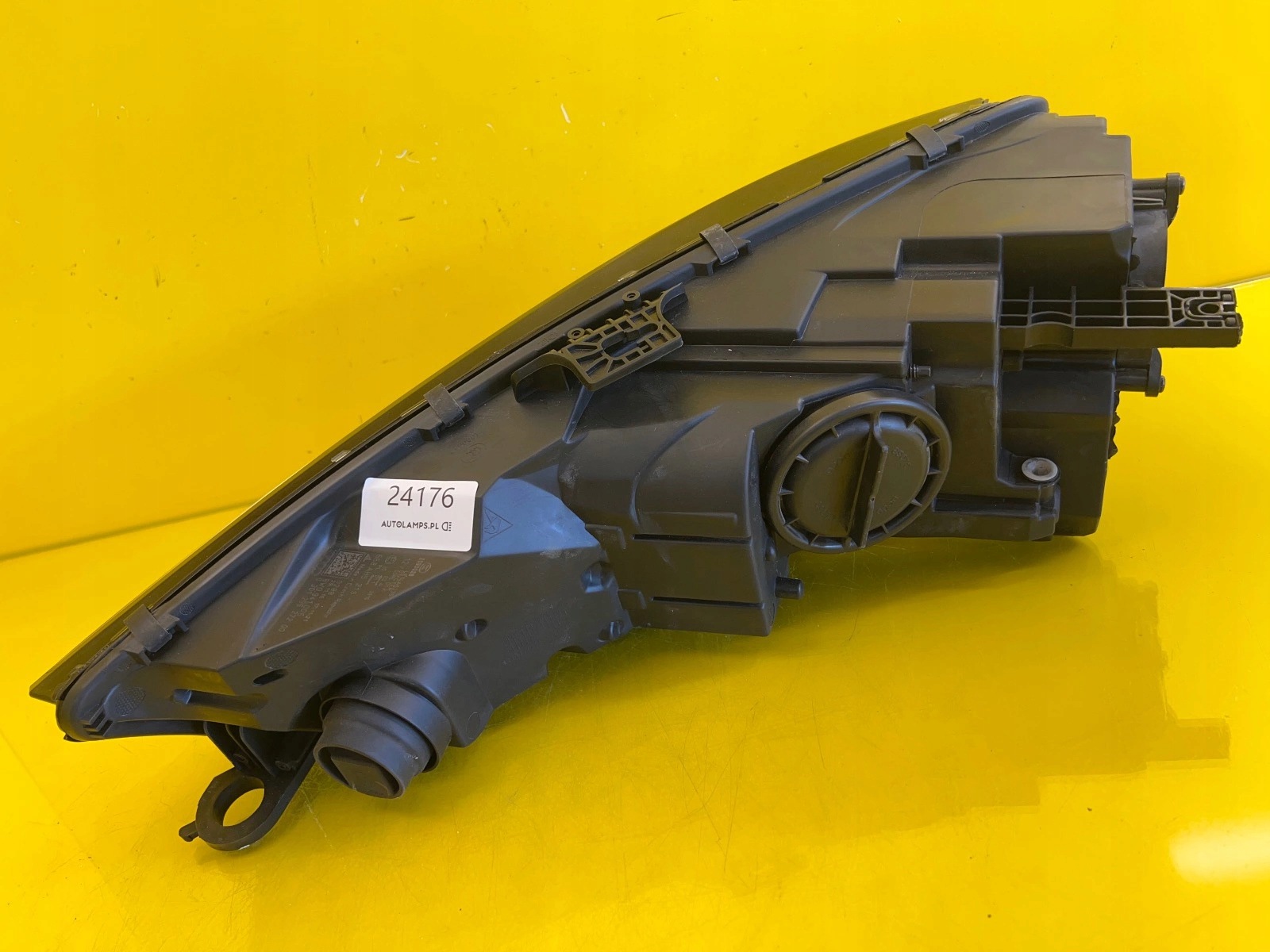 light right front Audi A4 B9 8W Xenon 15-19 8W0941006