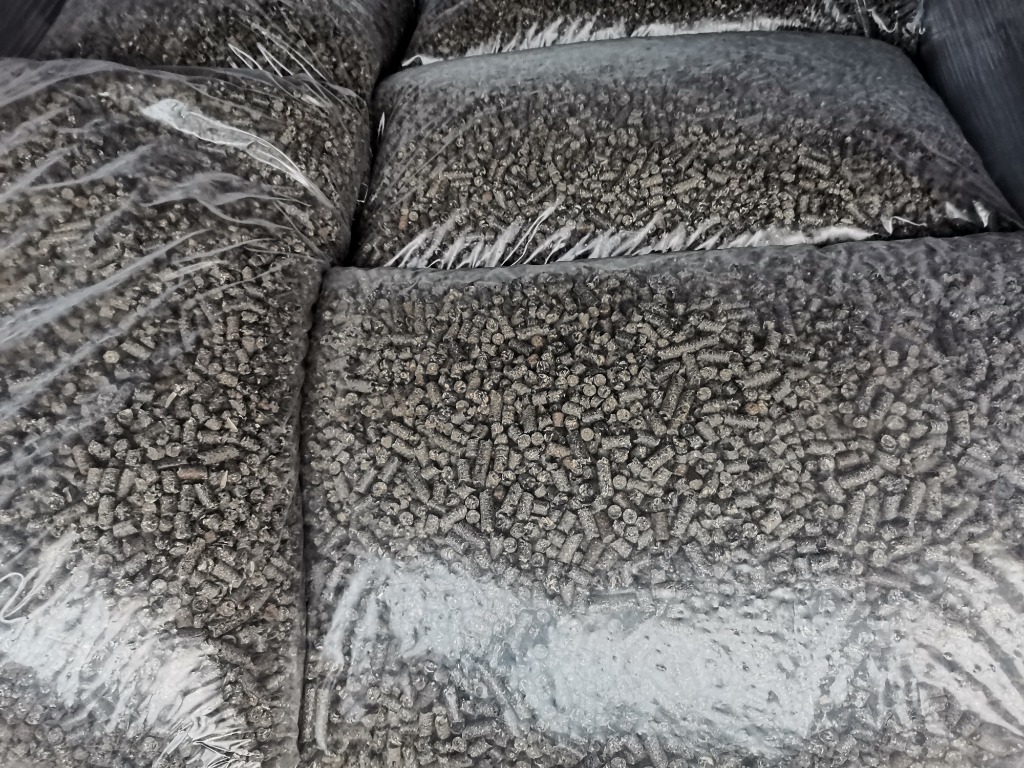 Pellet 8mm 15kg ŁUSKA SŁONECZNIKA Premium Typ produktu pelet