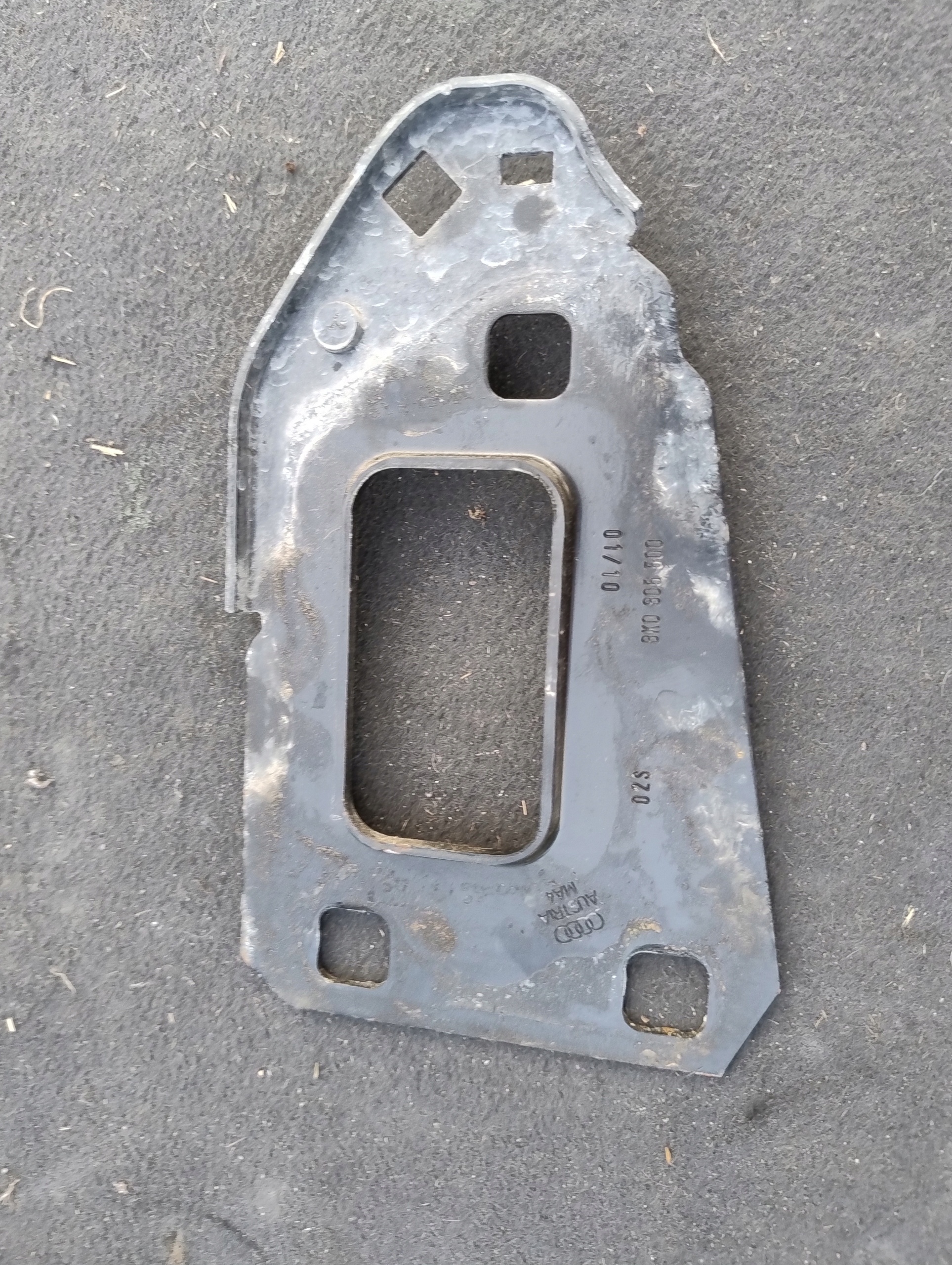 Audi OE 8K0805500 плата балки