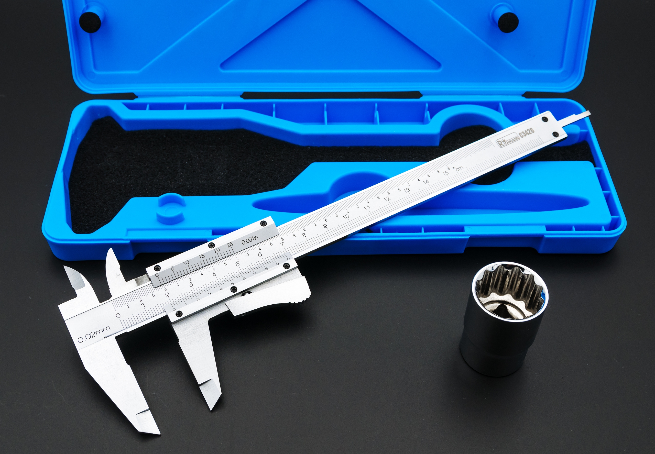 SUWMIARKA ANALOGOWA NONIUSZOWA 150mm ETUI RICHMANN Marka Corona/Richmann