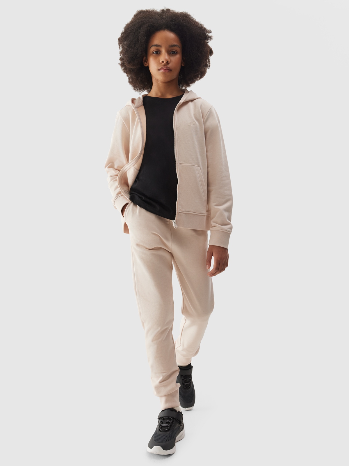 DZIEWCZĘCE SPODNIE joggery 4F DRESOWE nieOCIEPLANE TTROF587 164 Marka 4F