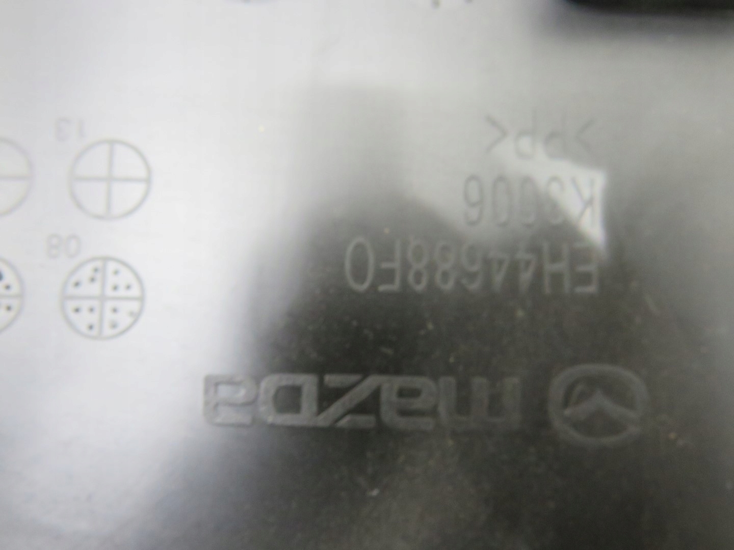 бардачок багажника mazda