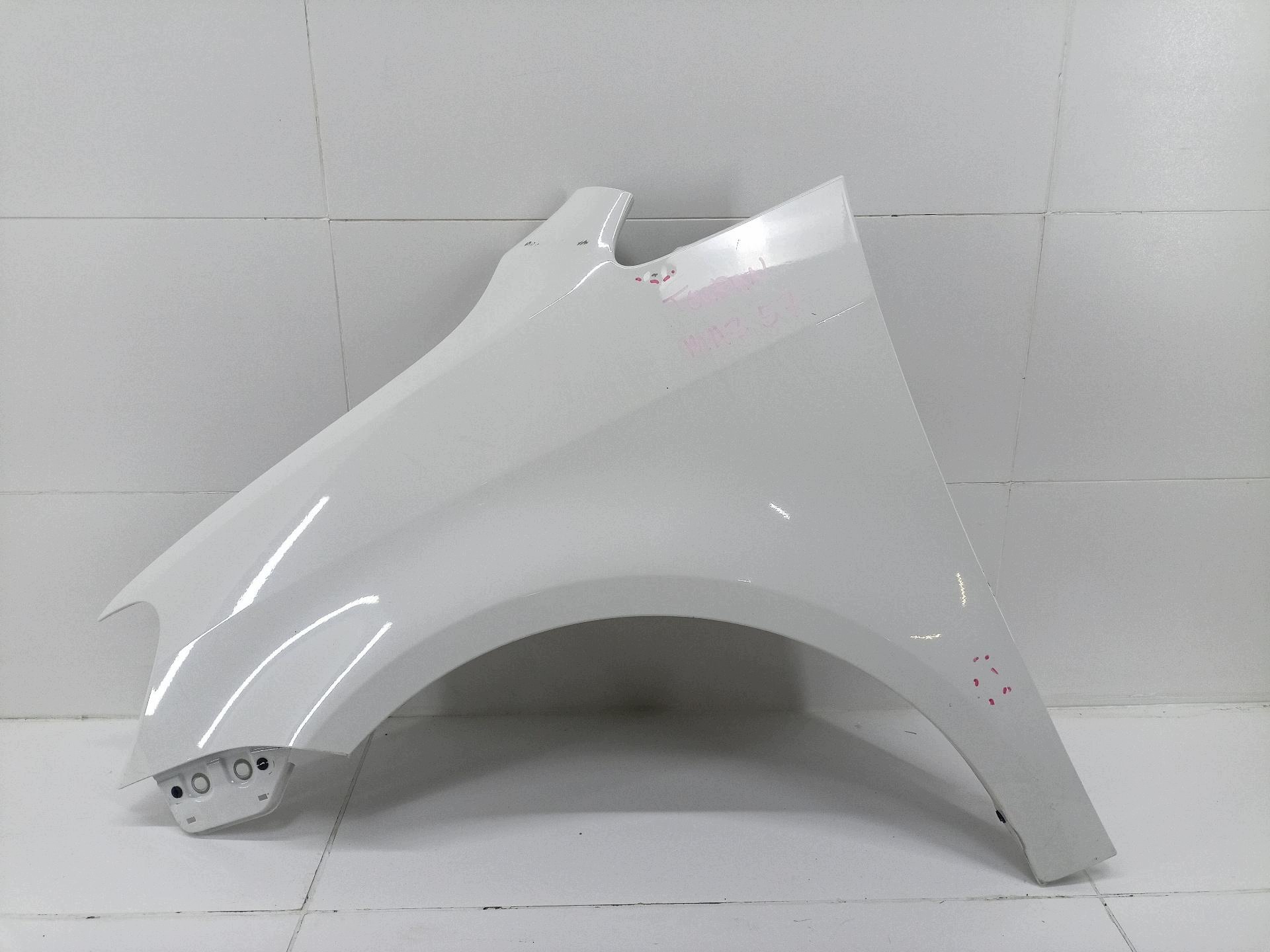 fender front left side Volkswagen Touran 2nd facelift 2011