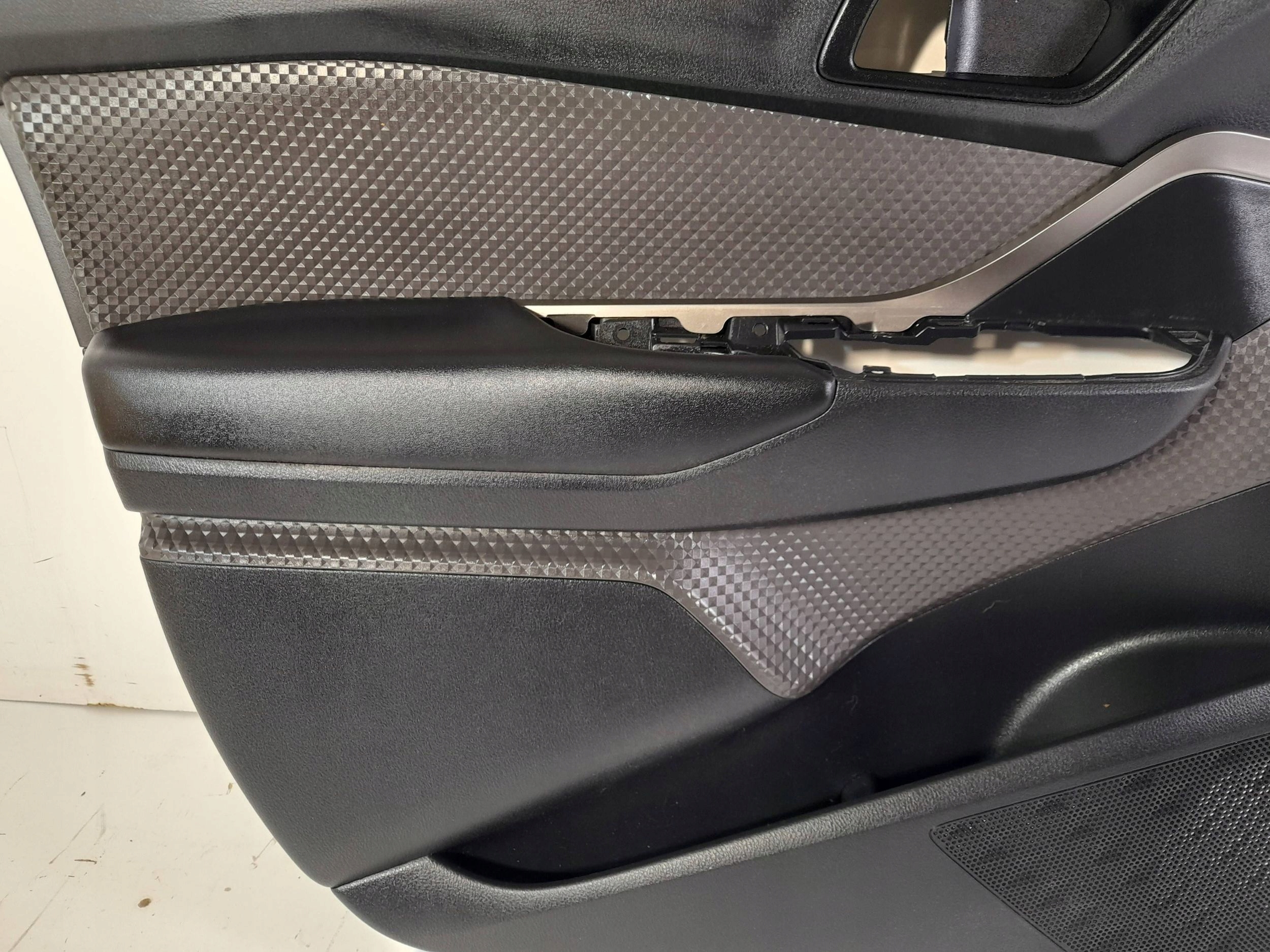 Toyota C-HR and side door front left 67782X1B25 (ET225)
