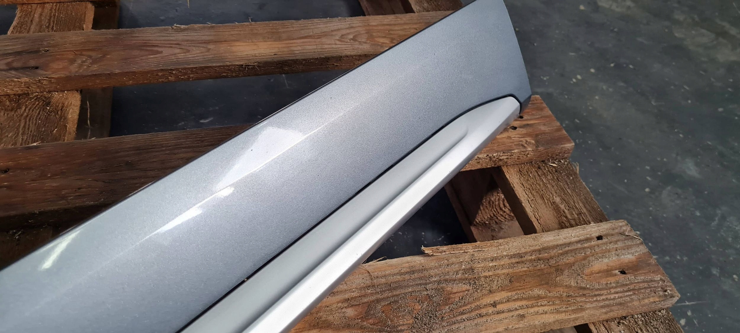 Q5 80A moulding cap door right right front LX7R 80A853960A