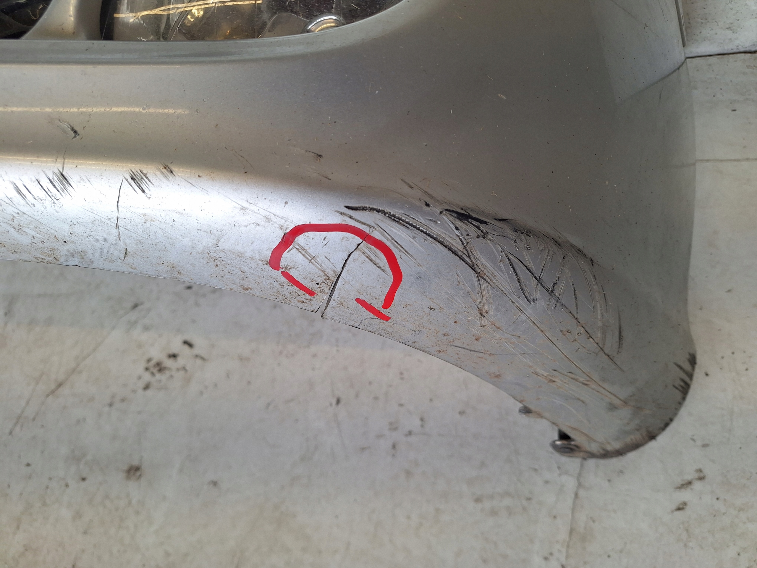 MERCEDES E-KLASA W211 02-06 bumper XENON + PDC