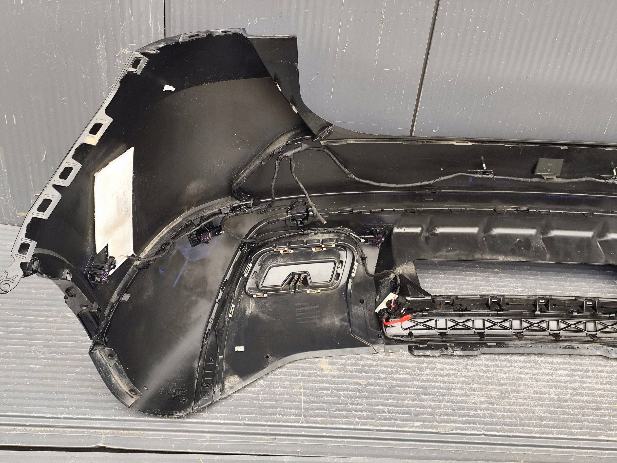 CUPRA FORMENTOR bumper rear 6xPDC complete DEMONTAZ