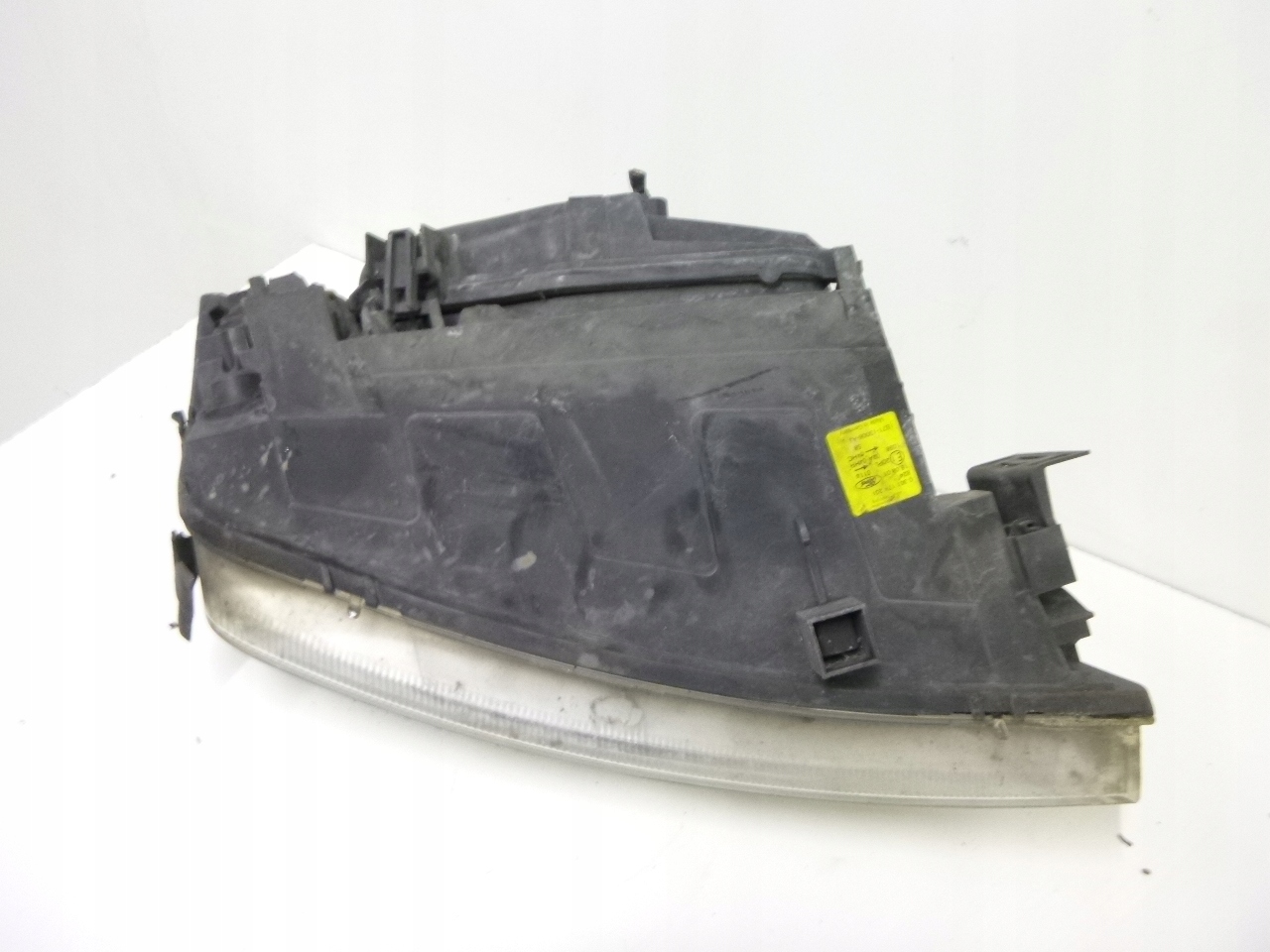 light front Ford Mondeo III 2002r.
