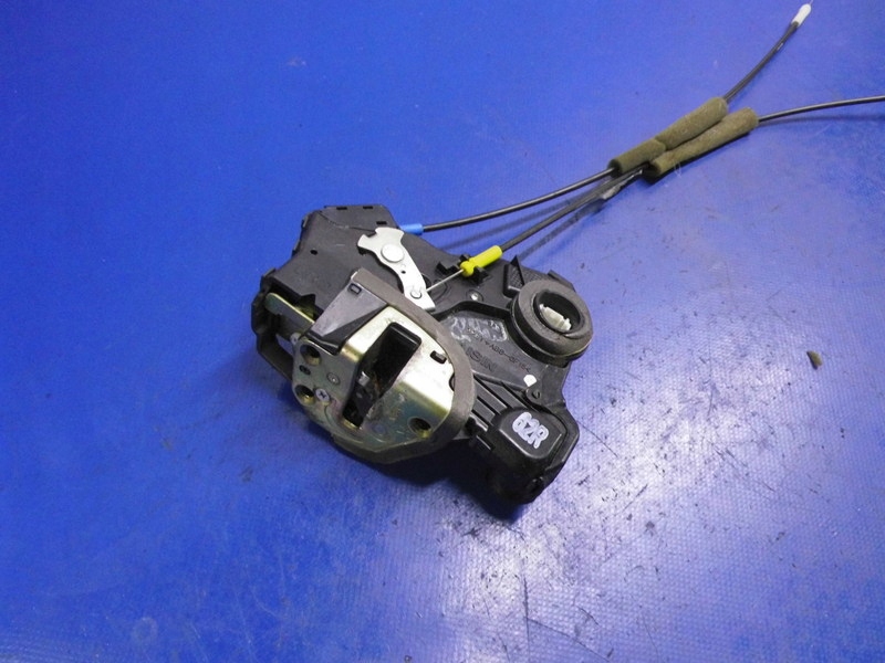 lock door right front 2 PINY TOYOTA COROLLA VERSO II 04-09R