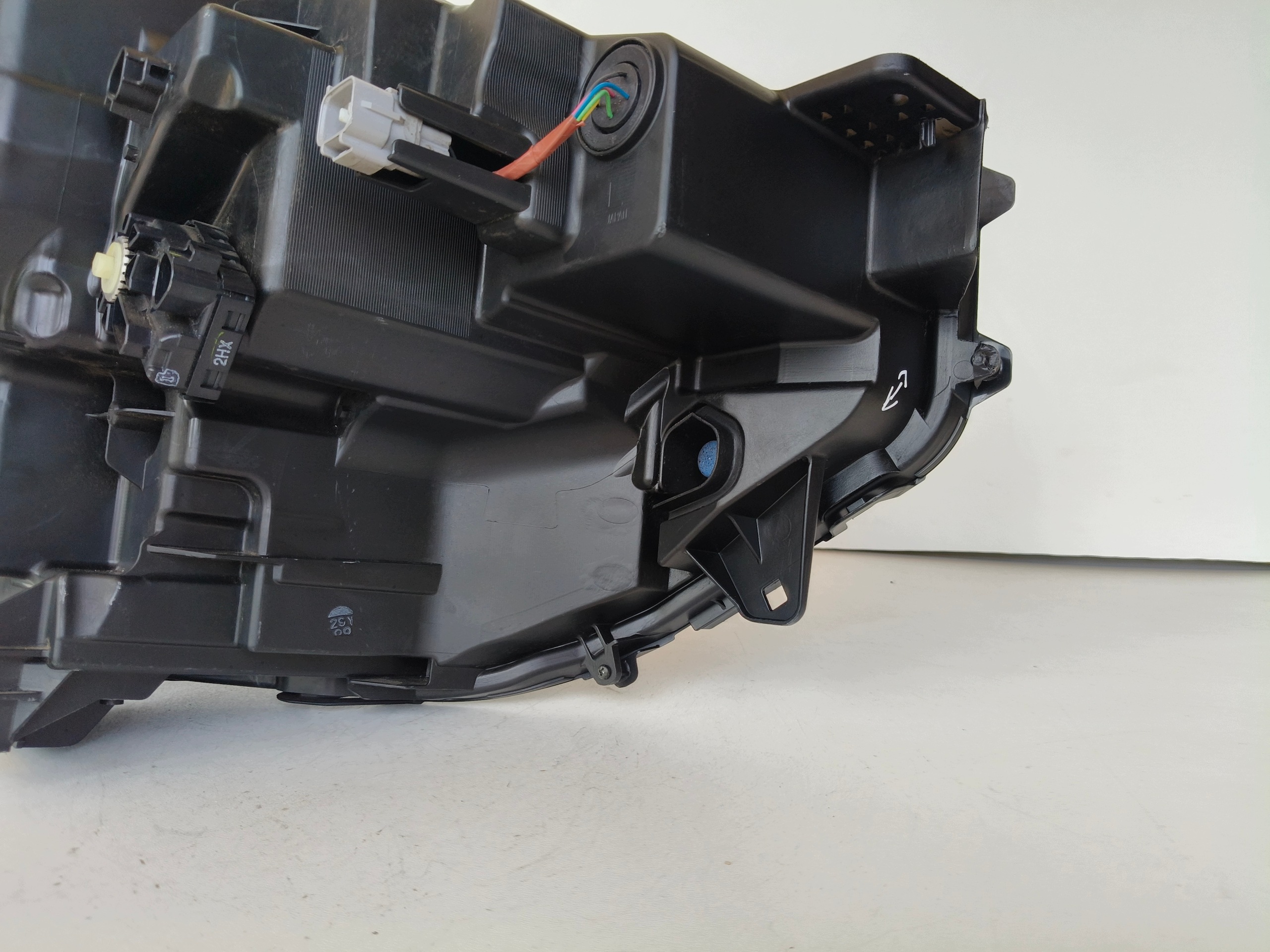 light left REFLEKTOR MITSUBISHI ECLIPSE CROSS 21- LIFT FULL LED