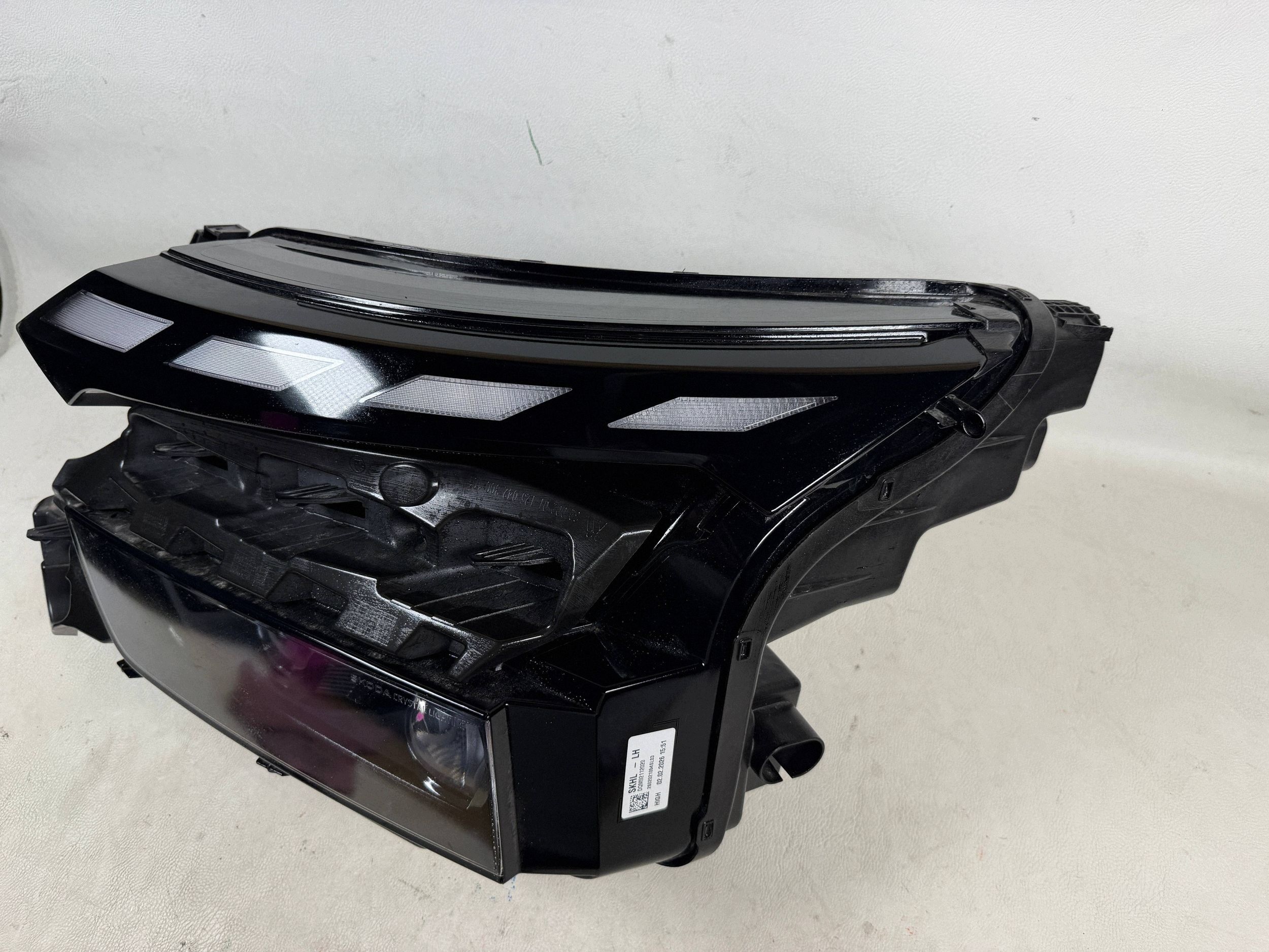 Skoda Enyaq Lift 25- light left front front full led 5lb9410354