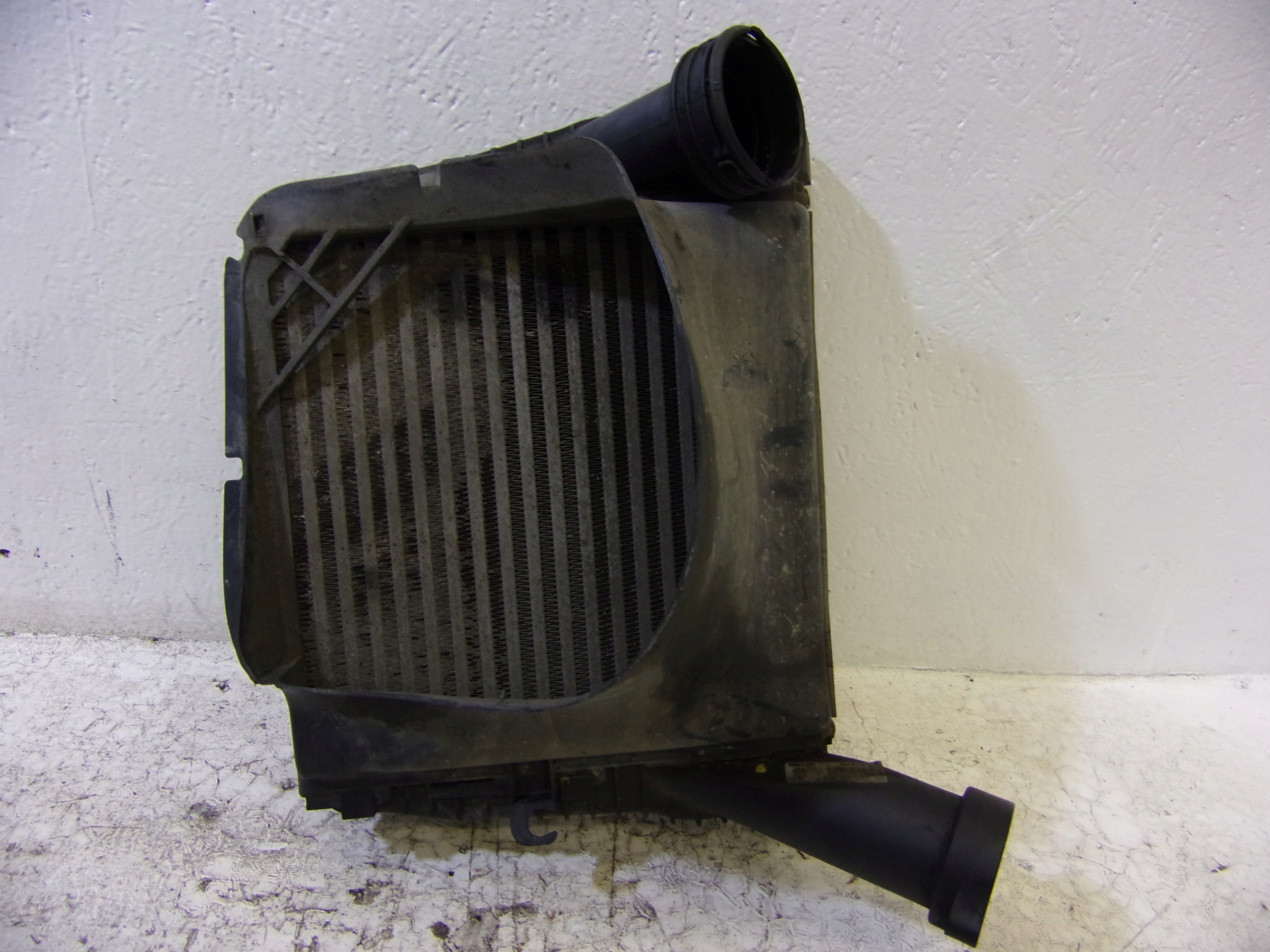 INTERKULER INTERCOOLER VOLKSWAGEN TOUAREG 5.0 TDI BEHR 7L0145804