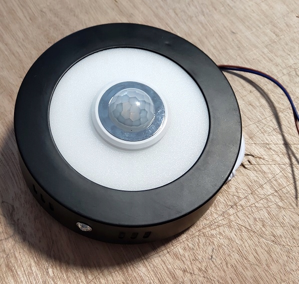 

lampa sufitowa Led, czujnik ruchu neutralne św 6W