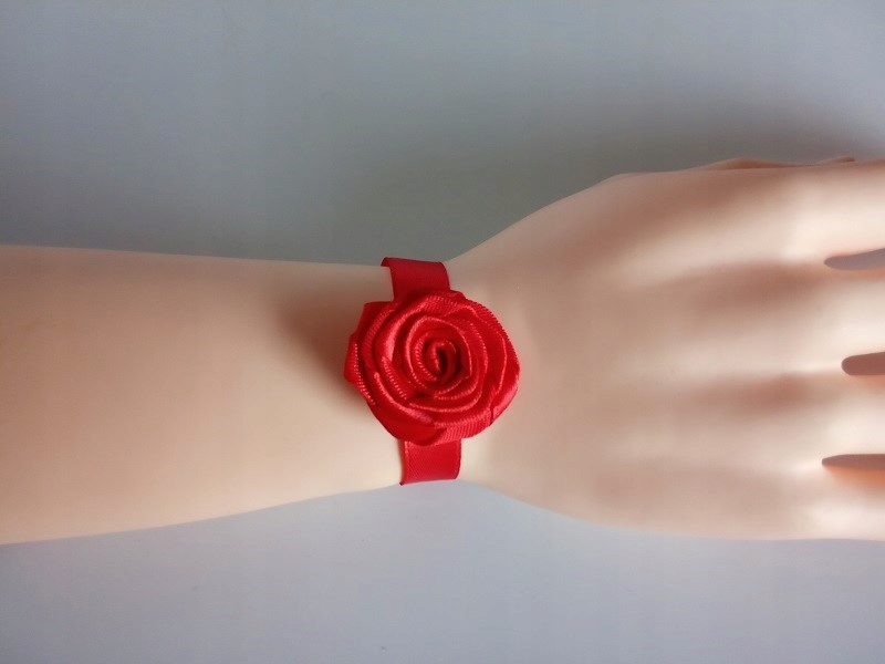 K19 Kotylion na rękę, ślub, studniówkę - różyczka Cechy dodatkowe brak