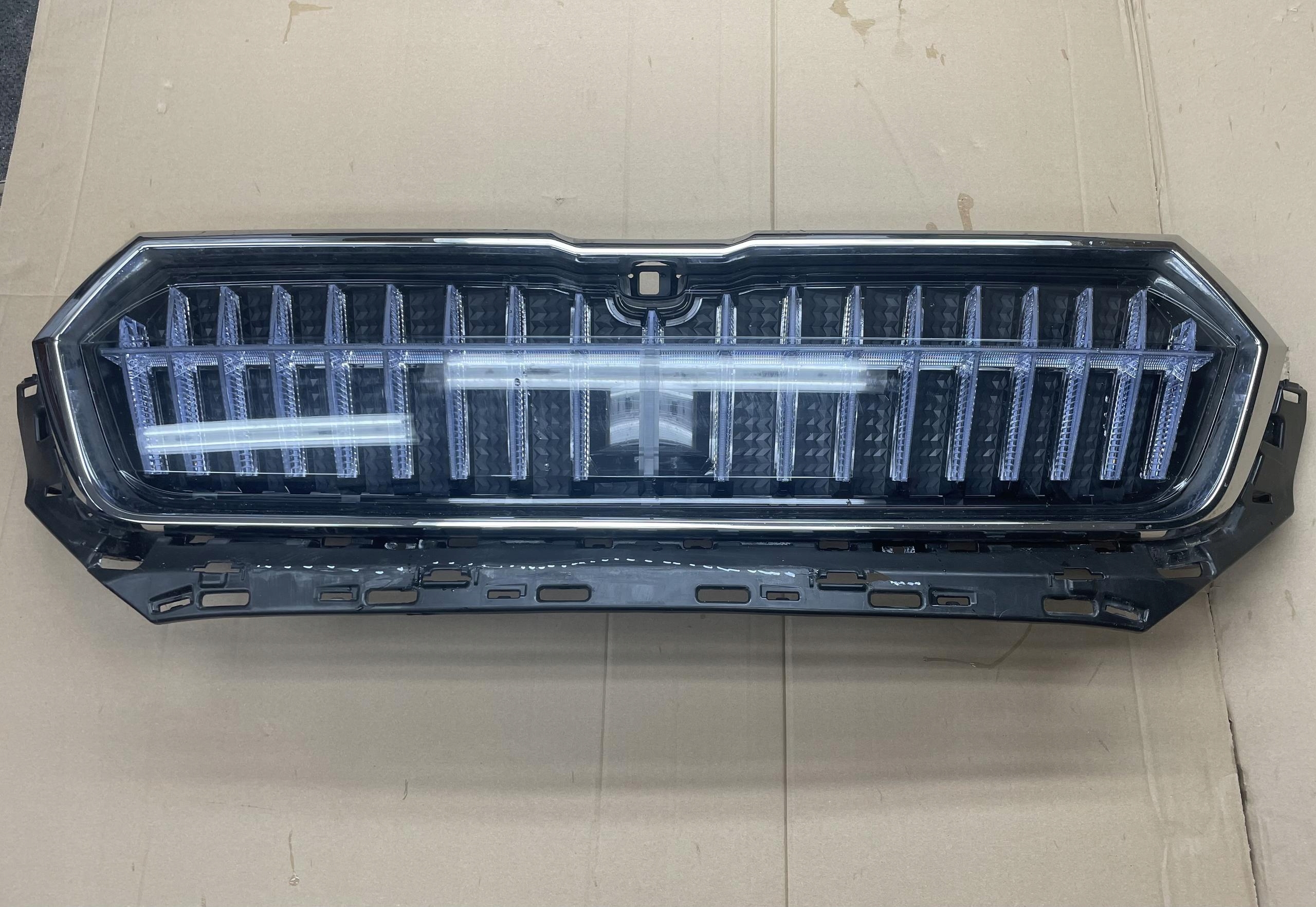 Skoda Enyaq 5LA Kühlergrill FRONTGRILL Kühlergitter 5LA941107A - Thumbnail 1