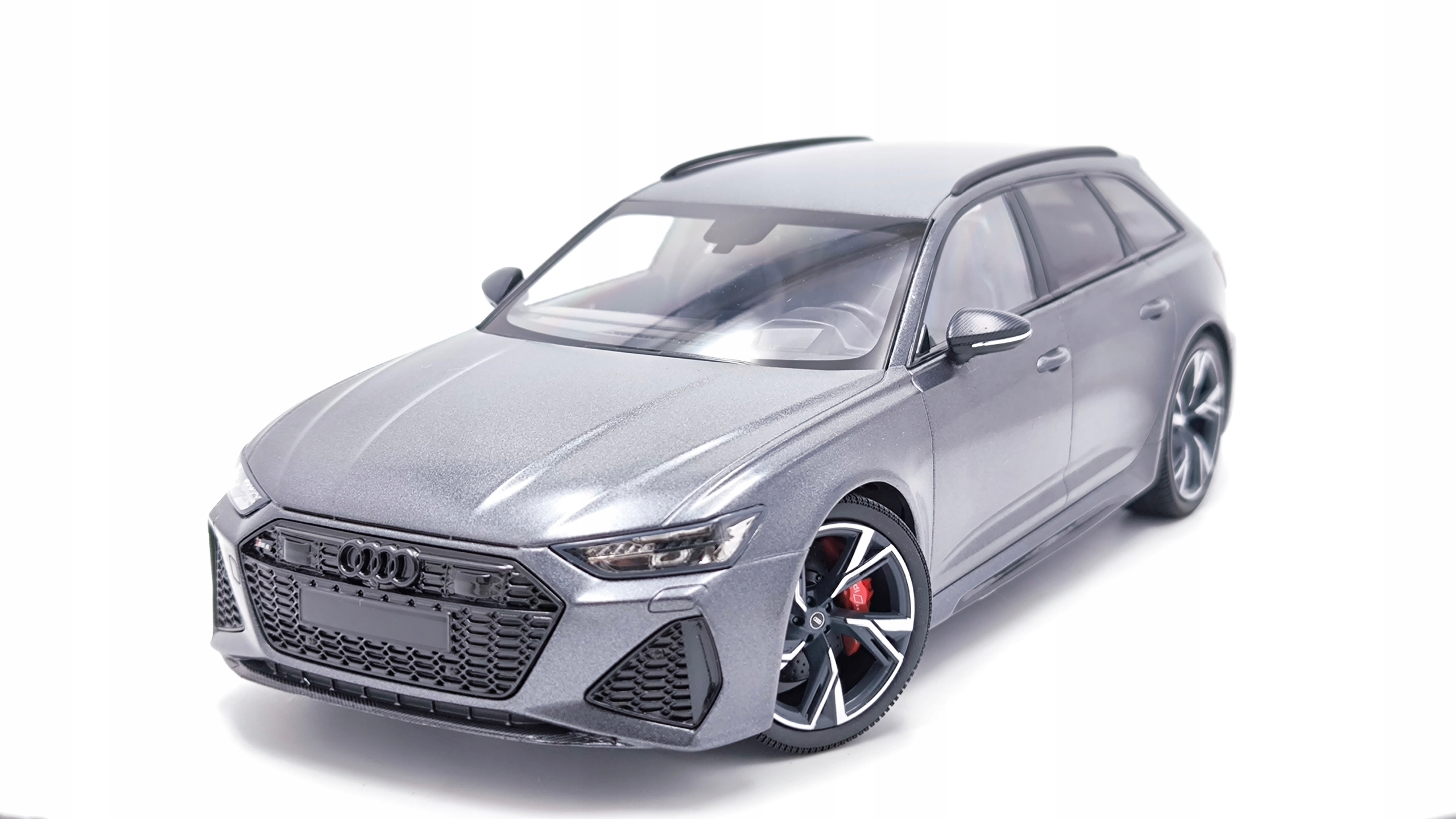 Audi RS6 Avant 2019 Grey 1:18 Minichamps 155018015