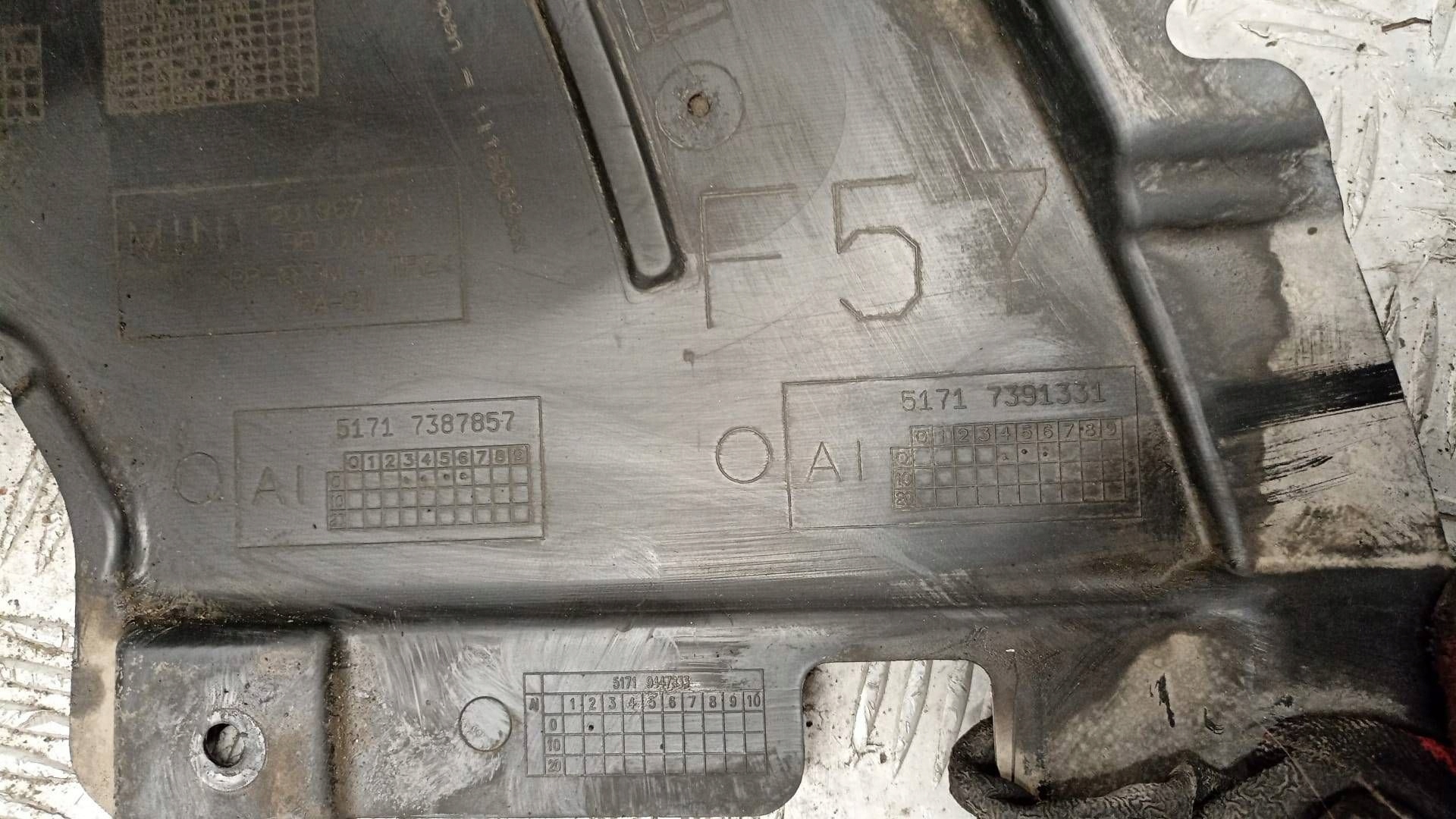 MINI F57 mudguard cover left front 7387857 7391331