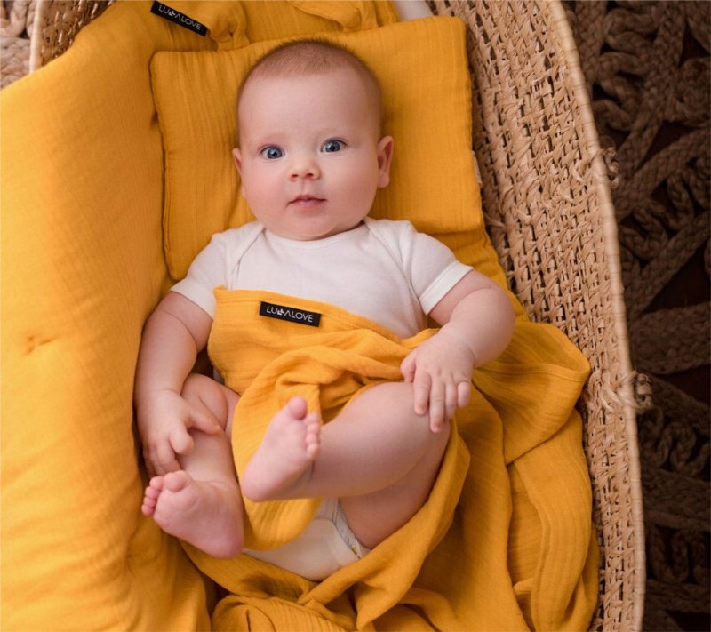 LULLALOVE KOŁDERKA DO WÓZKA MUŚLIN 65x70 MANGO Wyrób medyczny nie