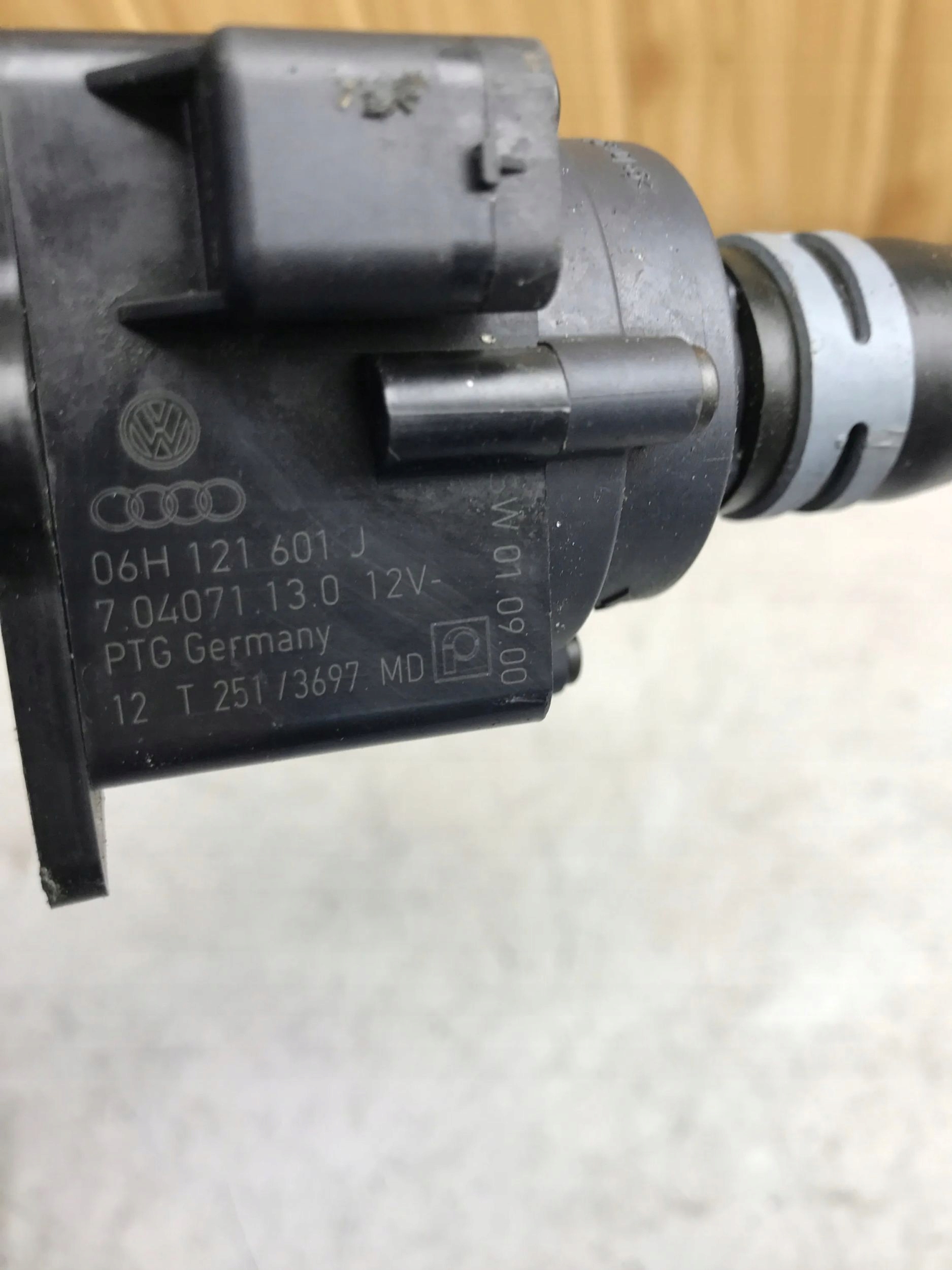 dodatna pumpa vode VW SKODA AUDI 06H121601J
