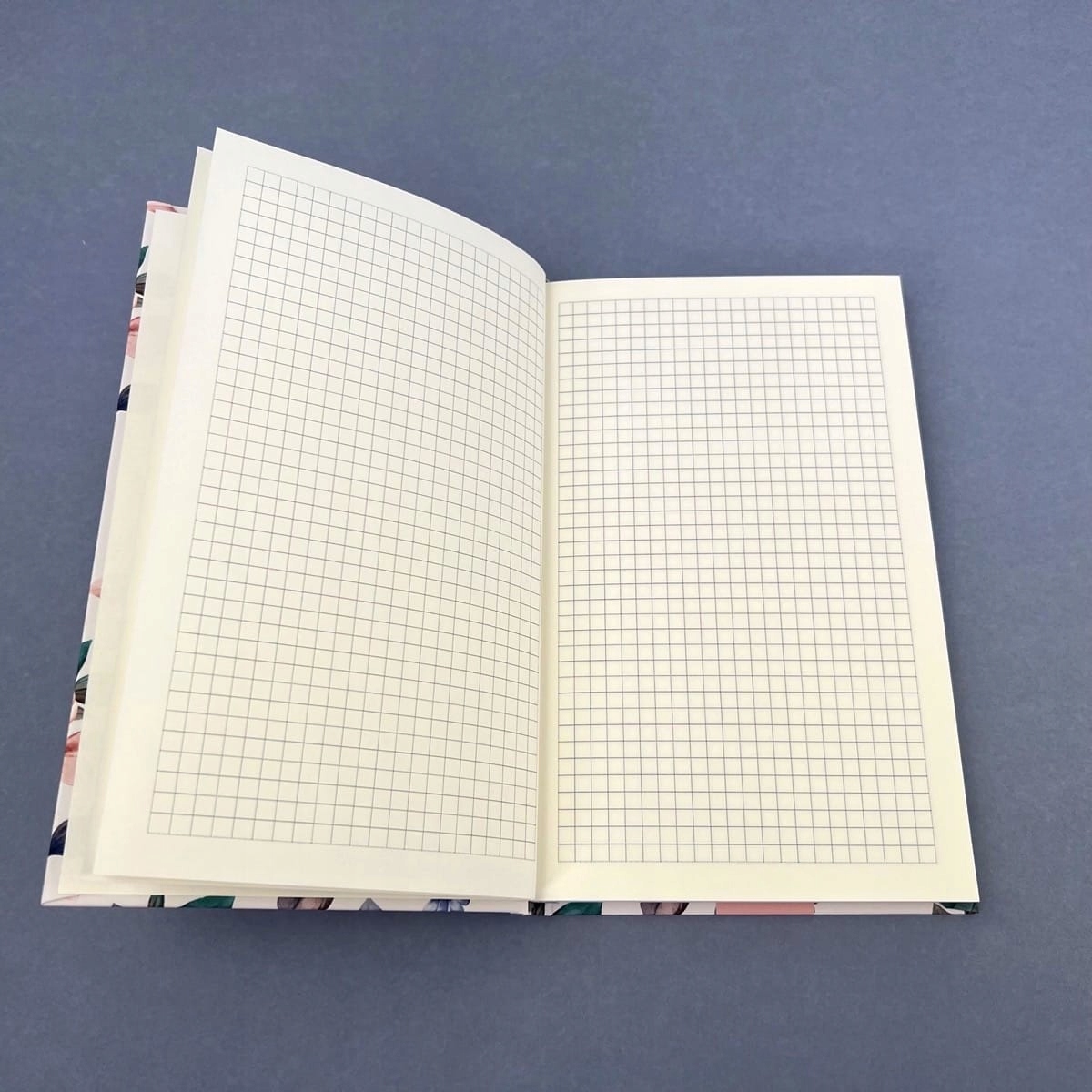 Elegancki Notes Notatnik A5 192str w kratkę Soft Touch PAISLEY Producent Bee-Bee