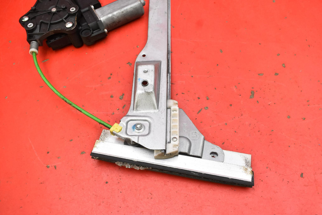 window regulator left front EU 72005001 OPEL CORSA D 5D HB 06-11