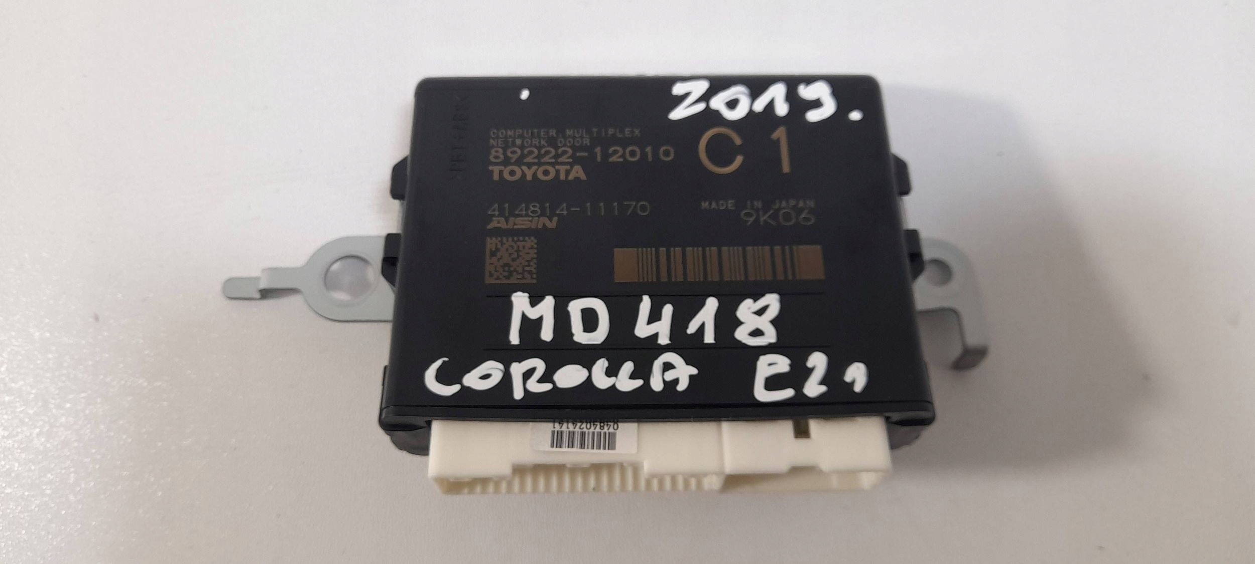 Toyota Corolla E21 Kombi Bedienteil heckklappe 8922212010 (MD418)
