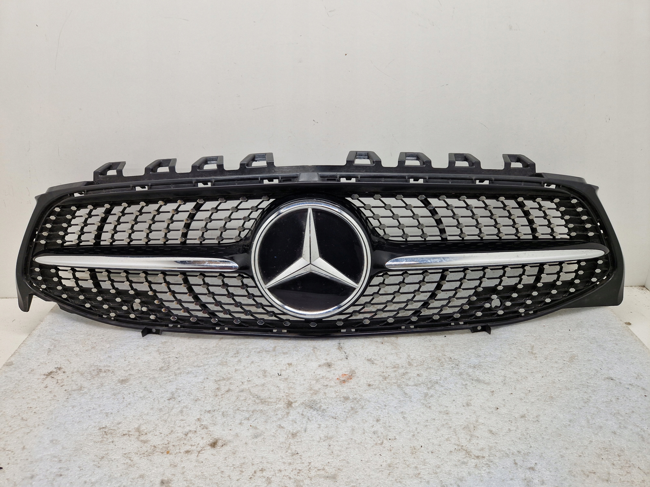 Mercedes-Benz CLA C118 Kühlergrill FRONTGRILL Kühlergitter A1188880000 - Thumbnail 1