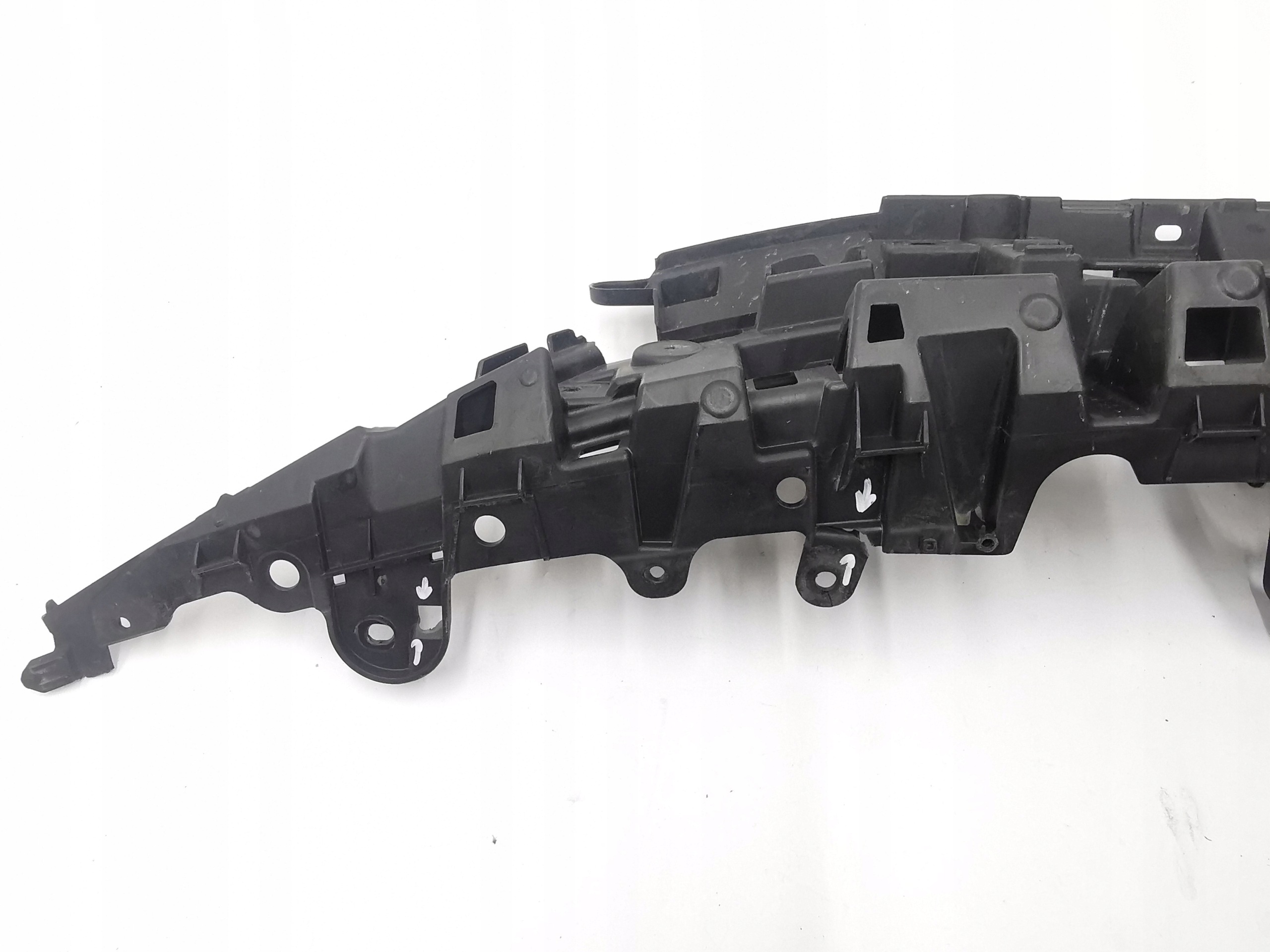 wall support front of a bumper GRILLA TOYOTA COROLLA E21 / 53114-02530